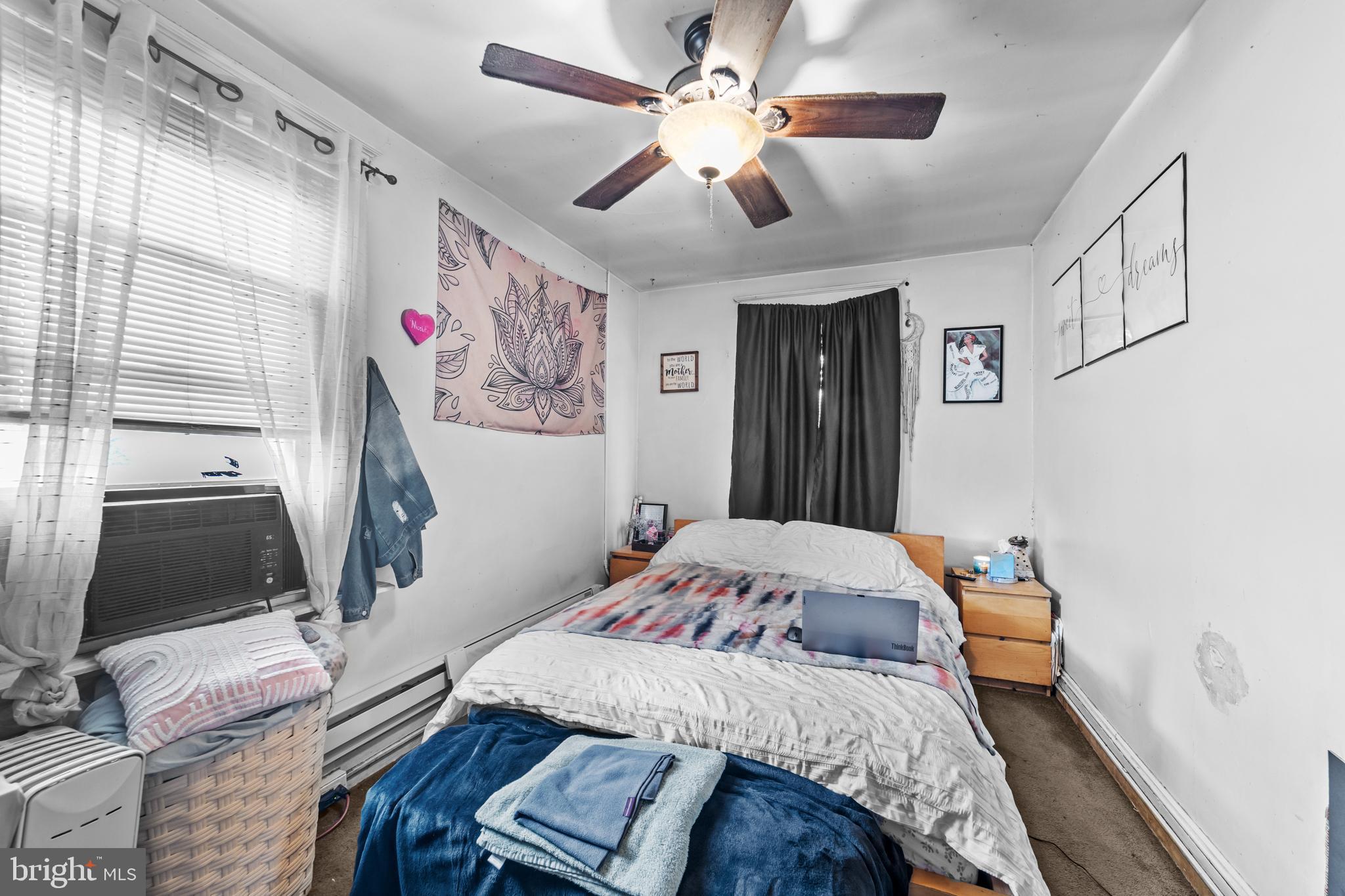 PHILADELPHIA (NORTHEAST) - Commercial Sale