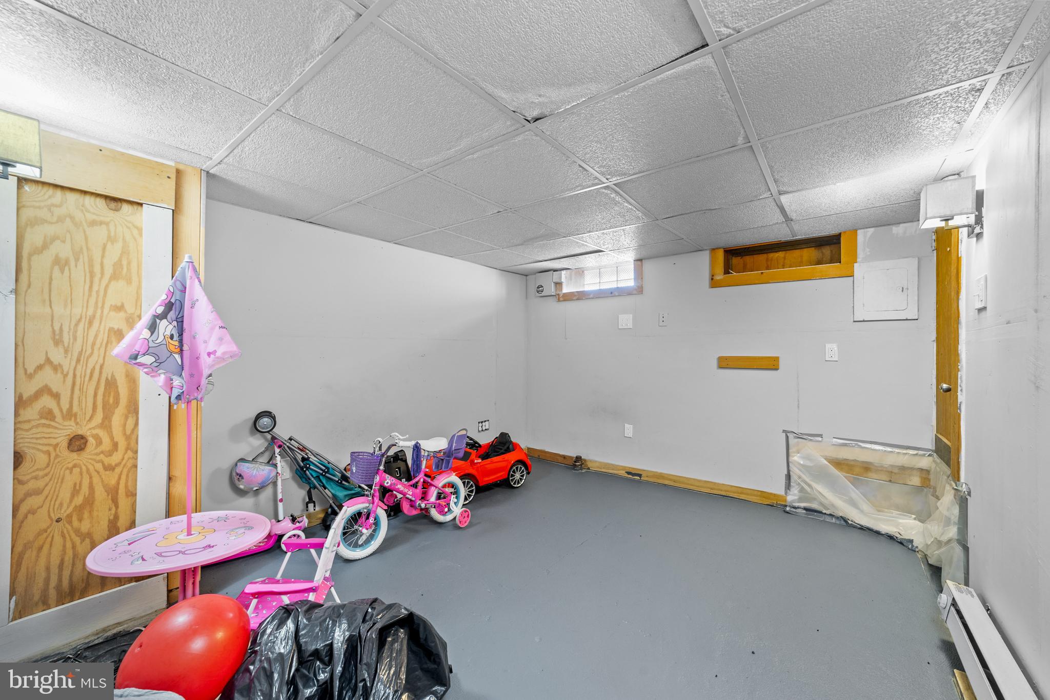 PHILADELPHIA (NORTHEAST) - Commercial Sale