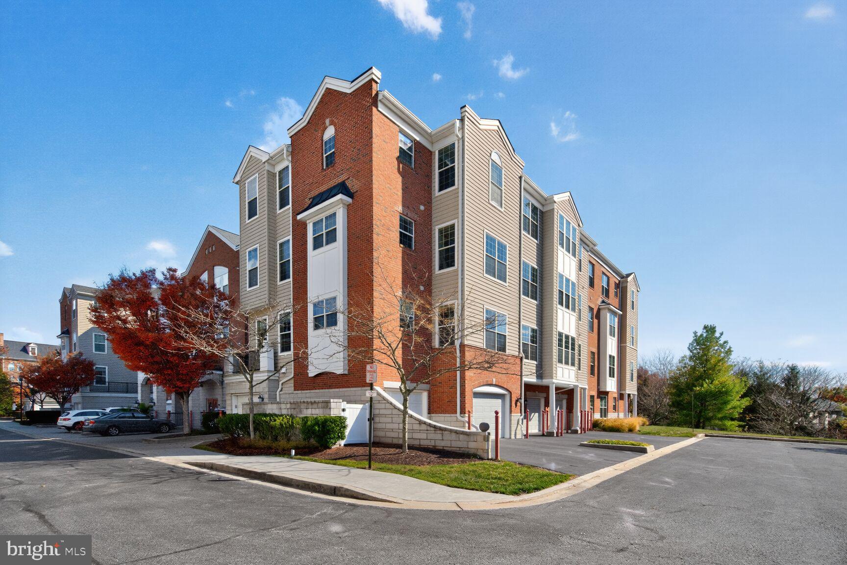 FIELDSTONE AT RIVER HILL - Residential