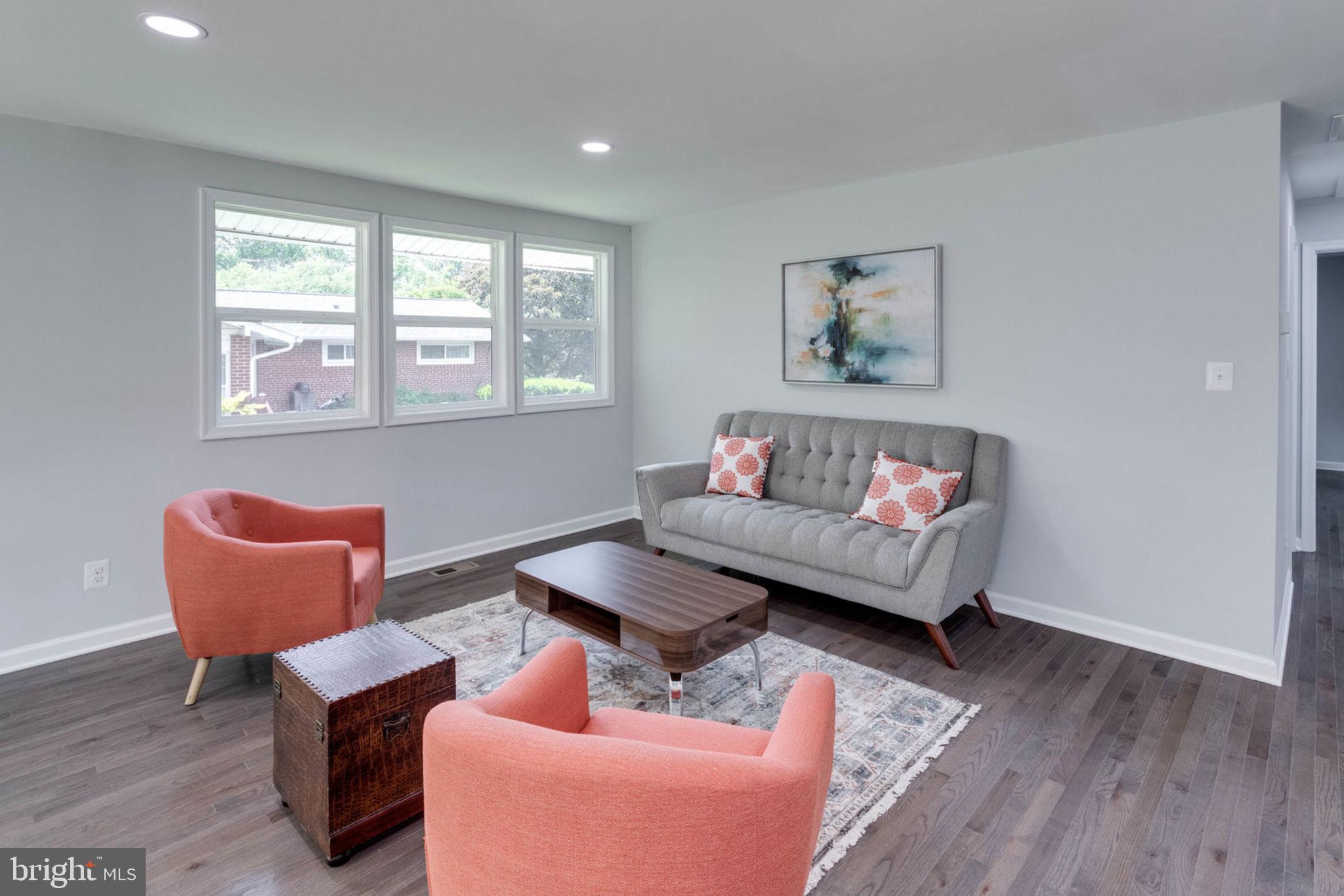 COUNTRY CLUB HILLS - Residential