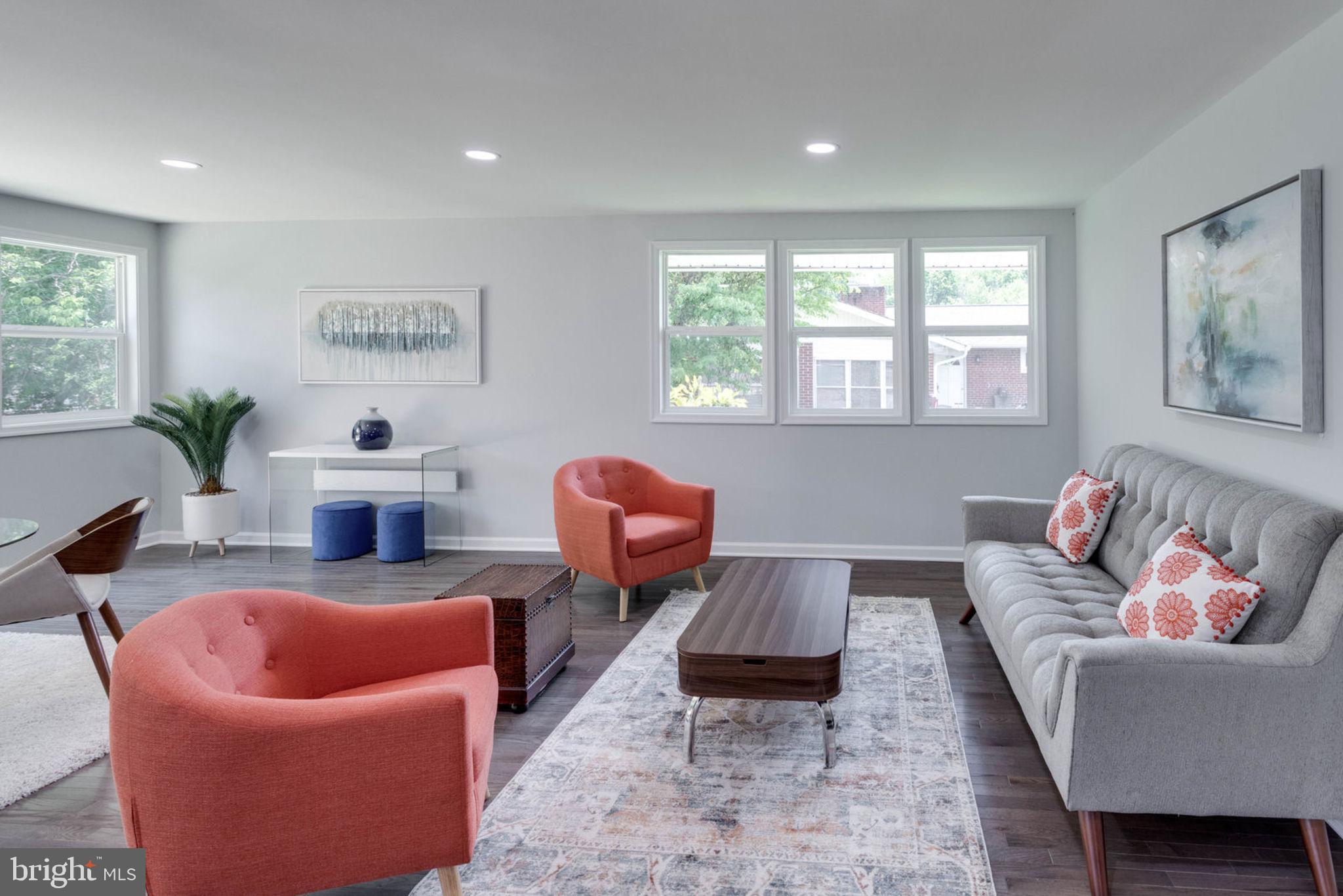 COUNTRY CLUB HILLS - Residential