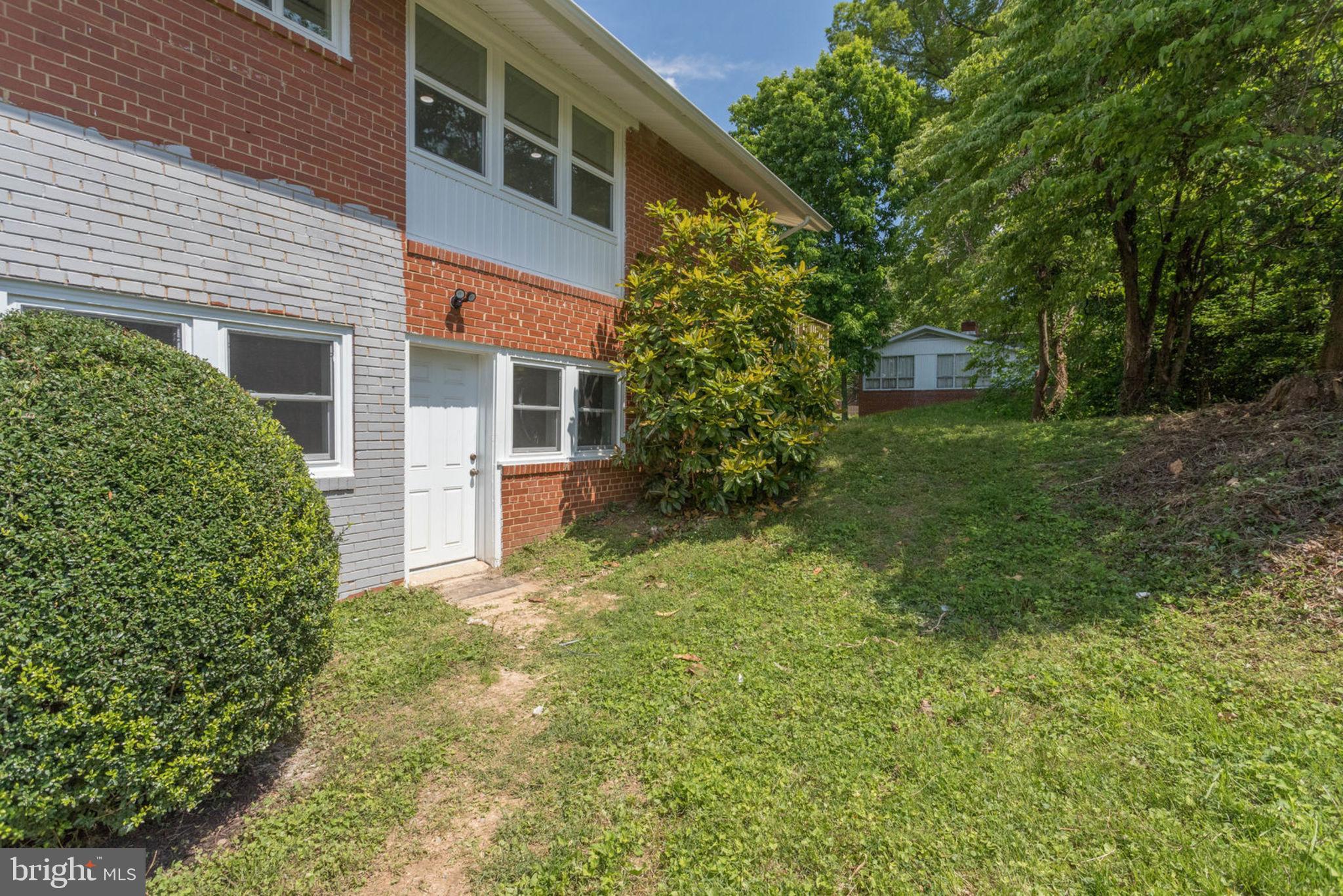 COUNTRY CLUB HILLS - Residential