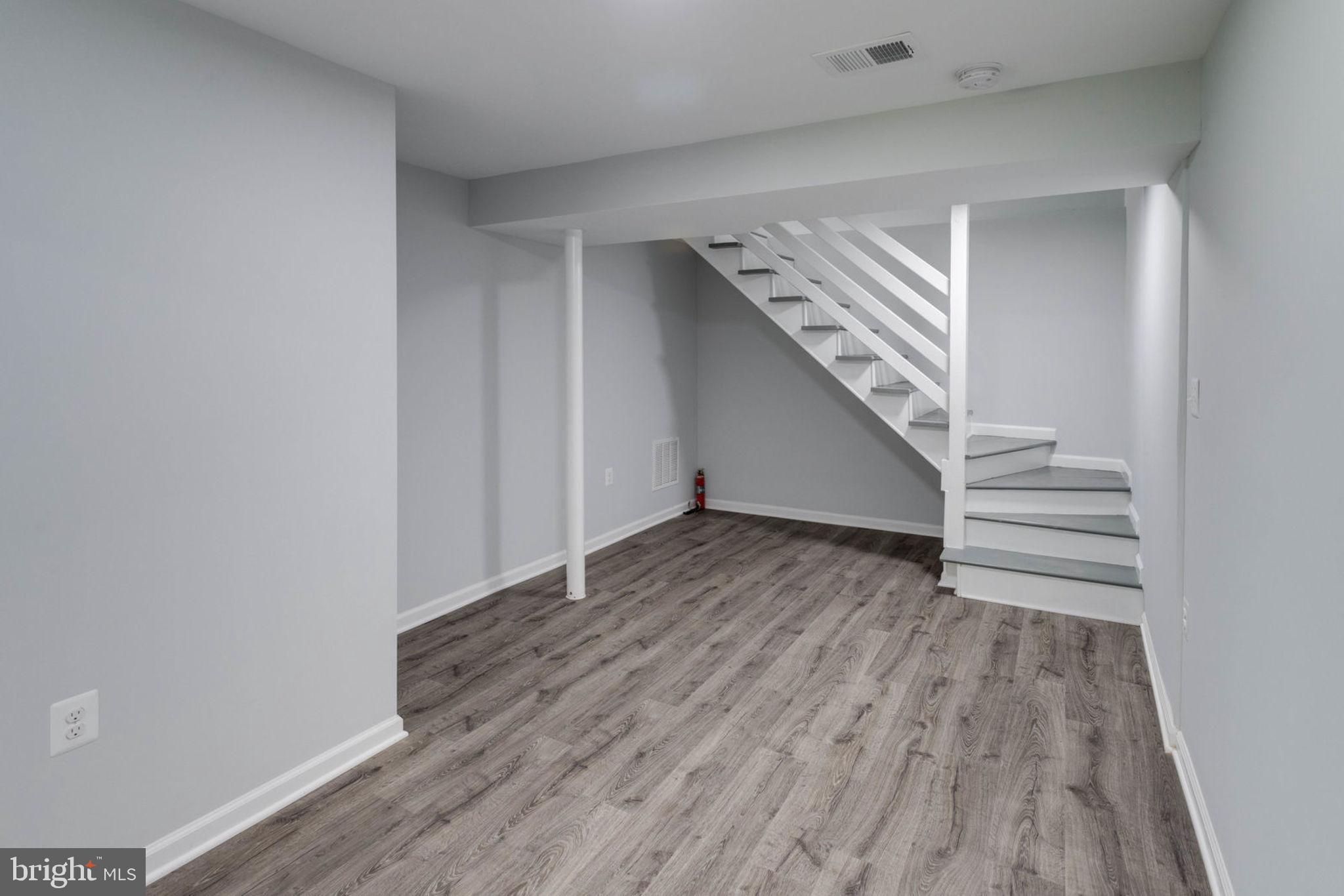 COUNTRY CLUB HILLS - Residential