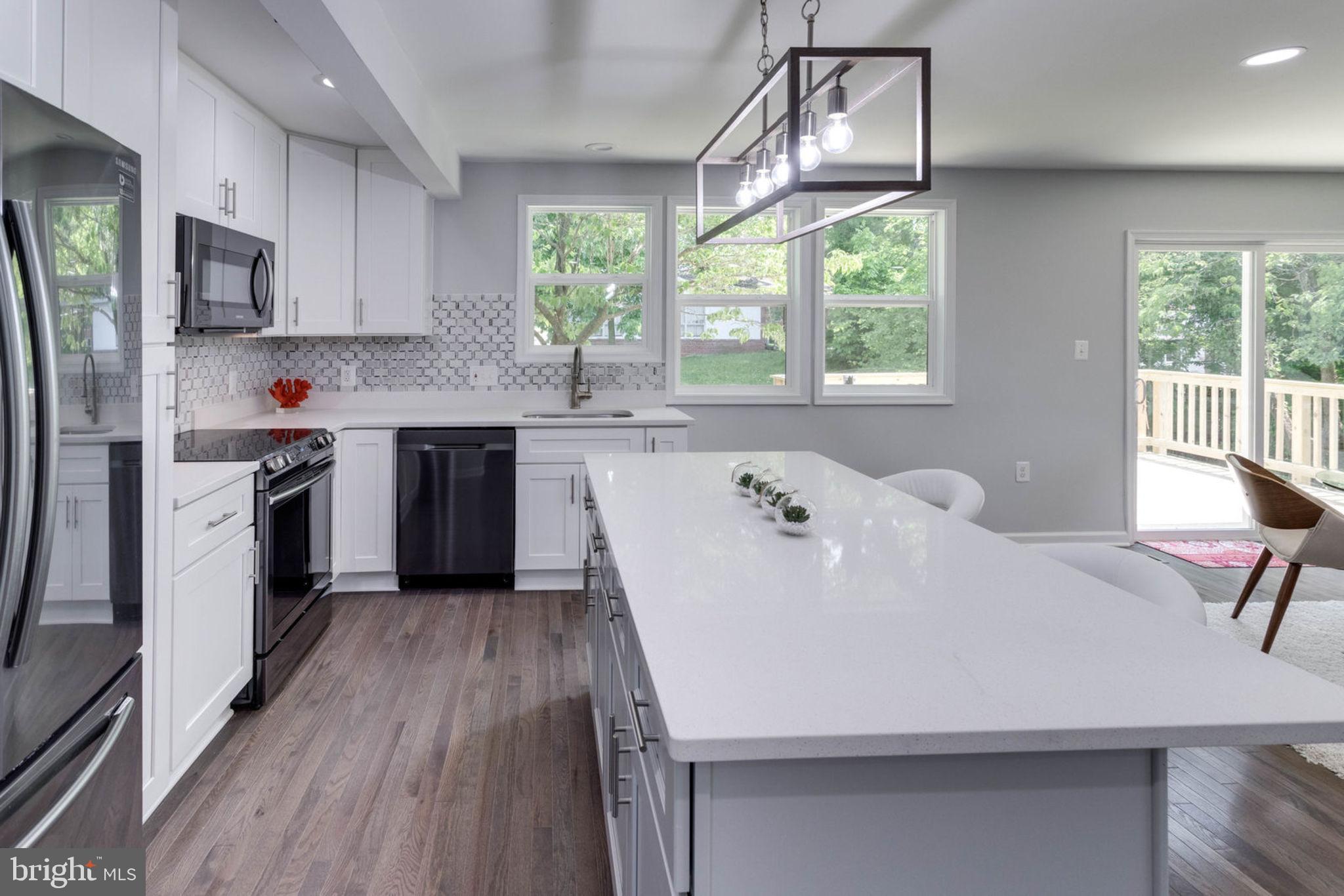 COUNTRY CLUB HILLS - Residential