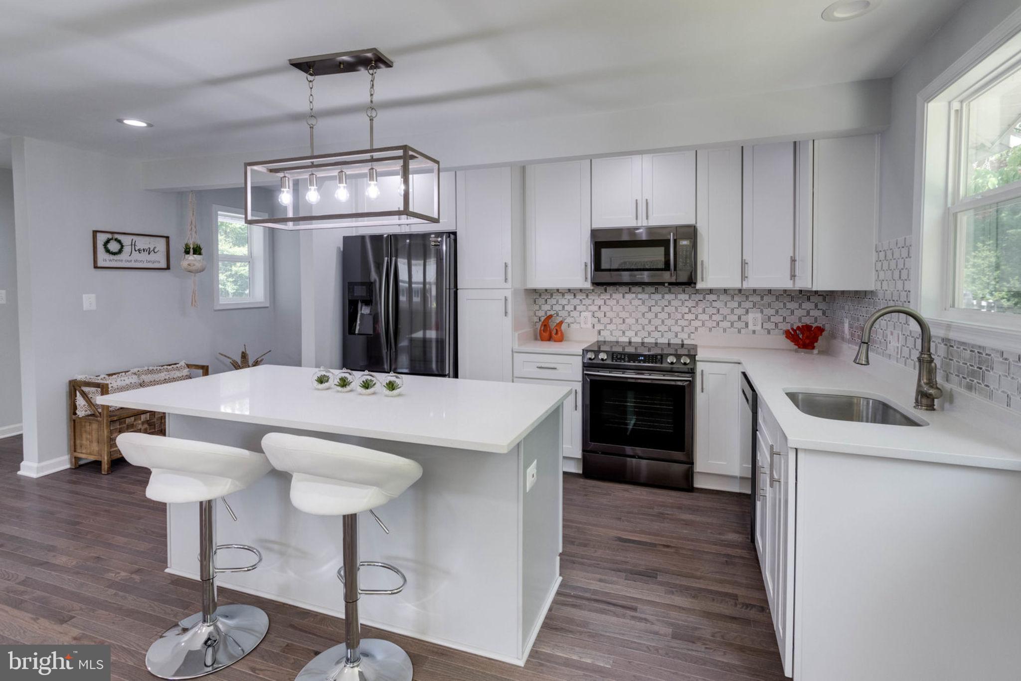 COUNTRY CLUB HILLS - Residential