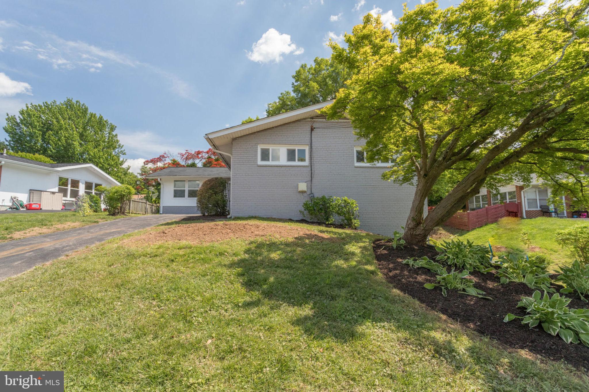 COUNTRY CLUB HILLS - Residential