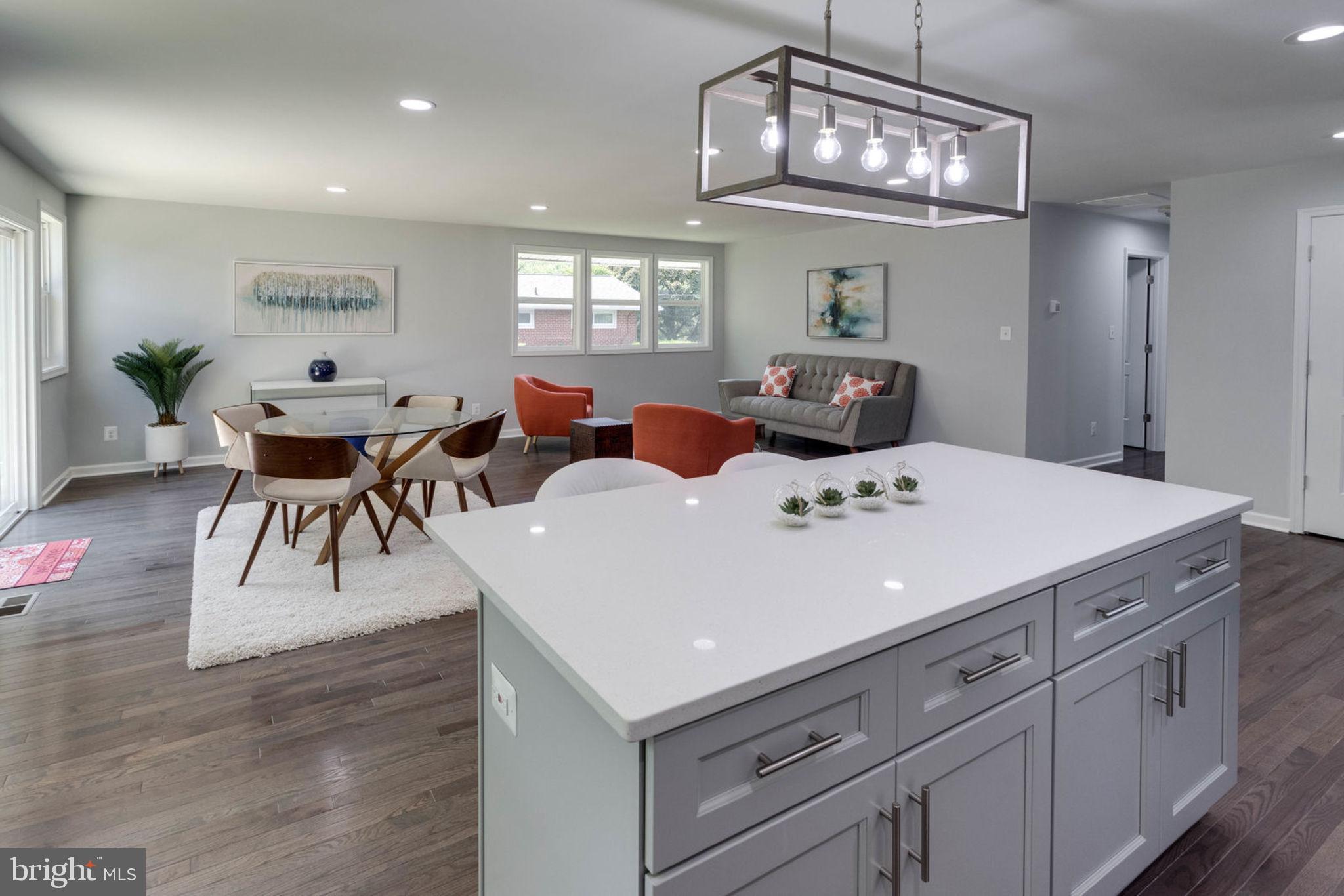 COUNTRY CLUB HILLS - Residential