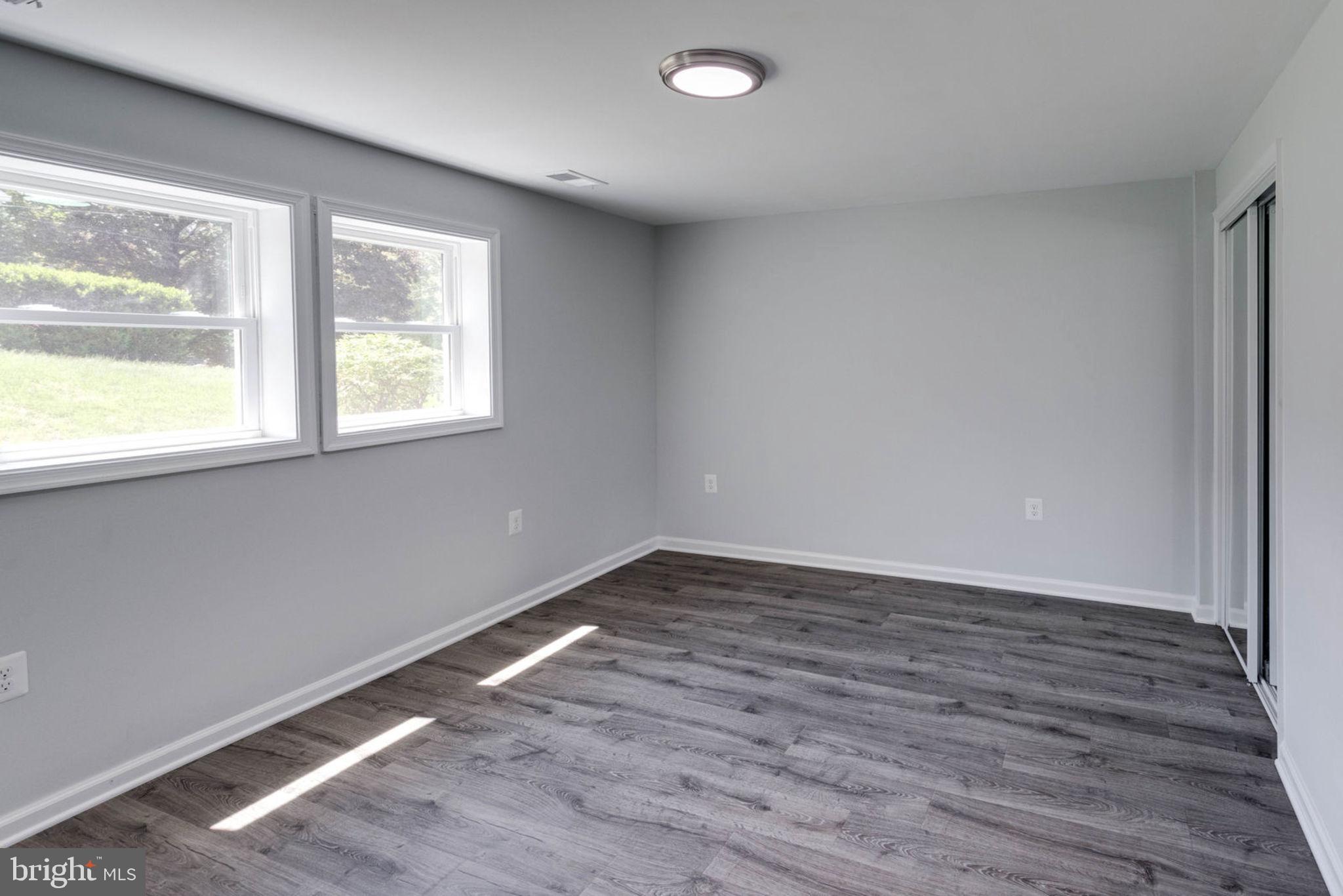 COUNTRY CLUB HILLS - Residential