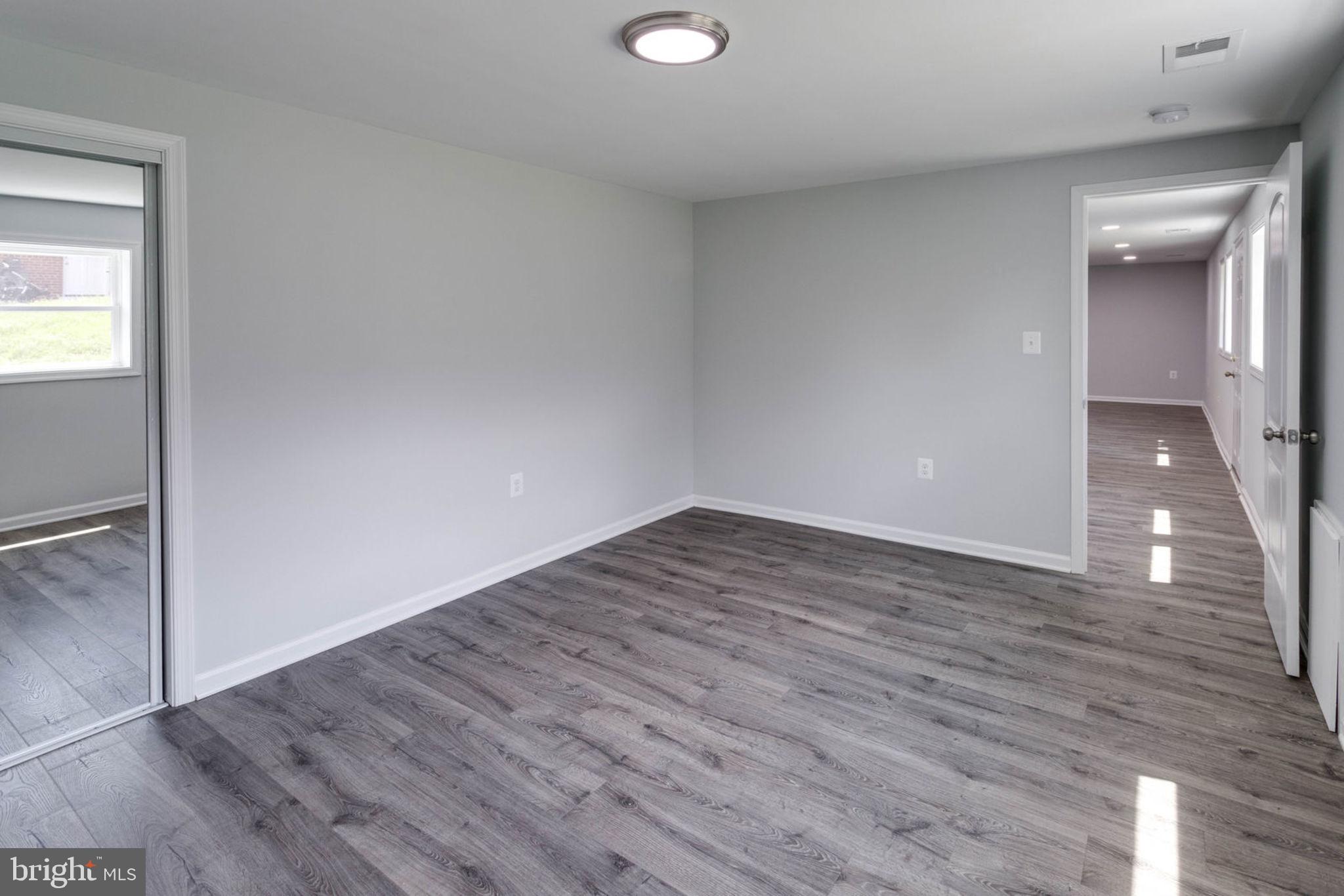 COUNTRY CLUB HILLS - Residential