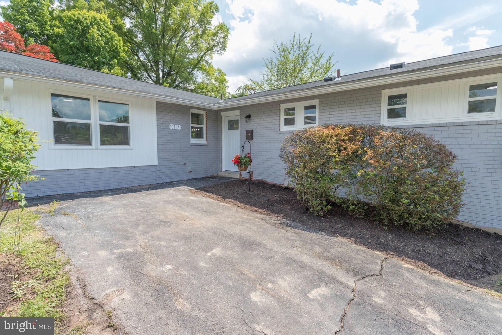 COUNTRY CLUB HILLS - Residential