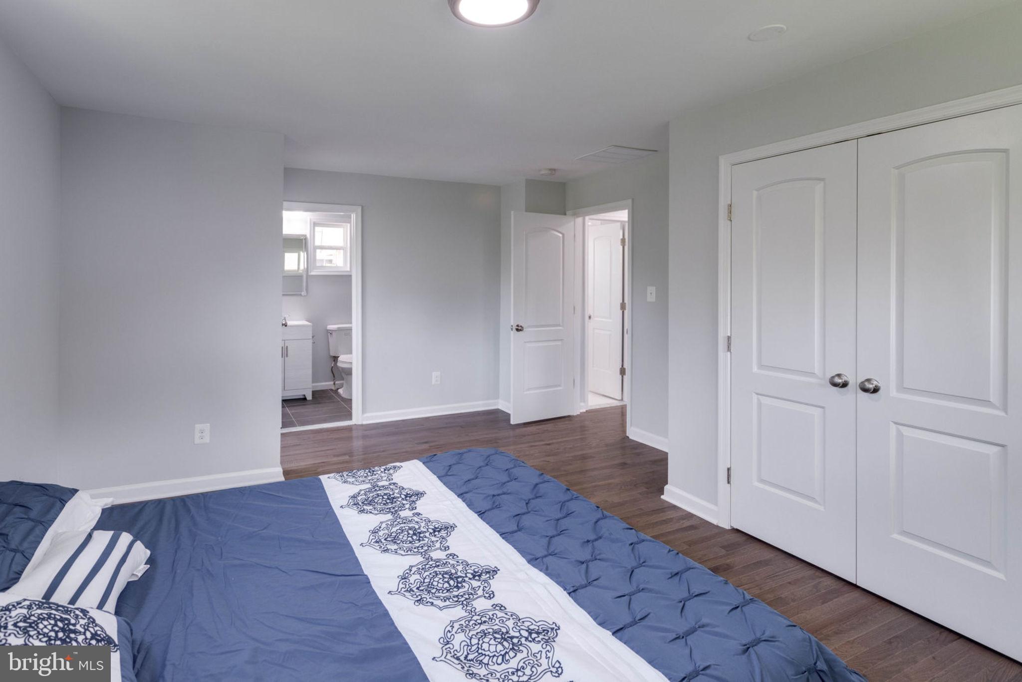 COUNTRY CLUB HILLS - Residential