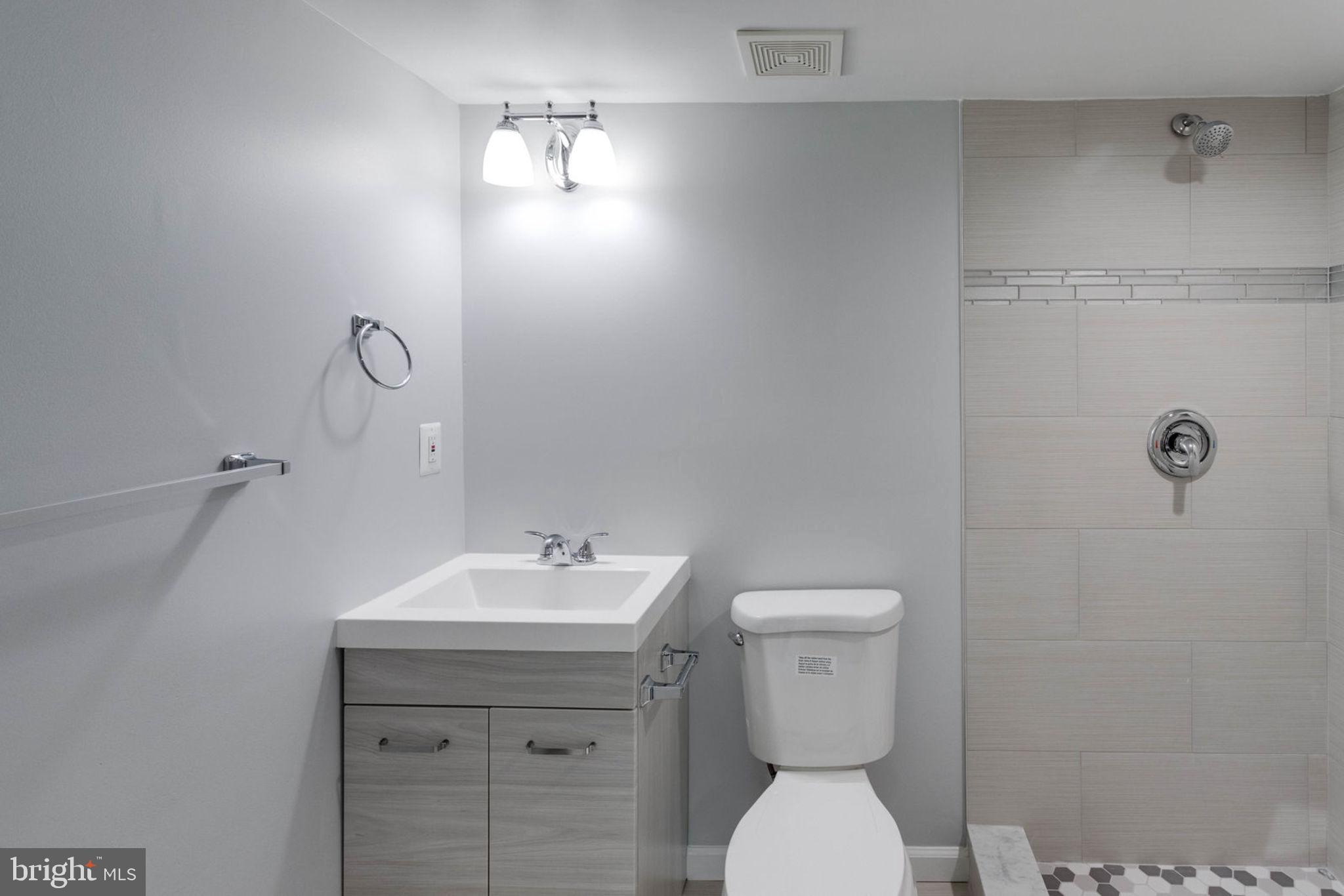 COUNTRY CLUB HILLS - Residential