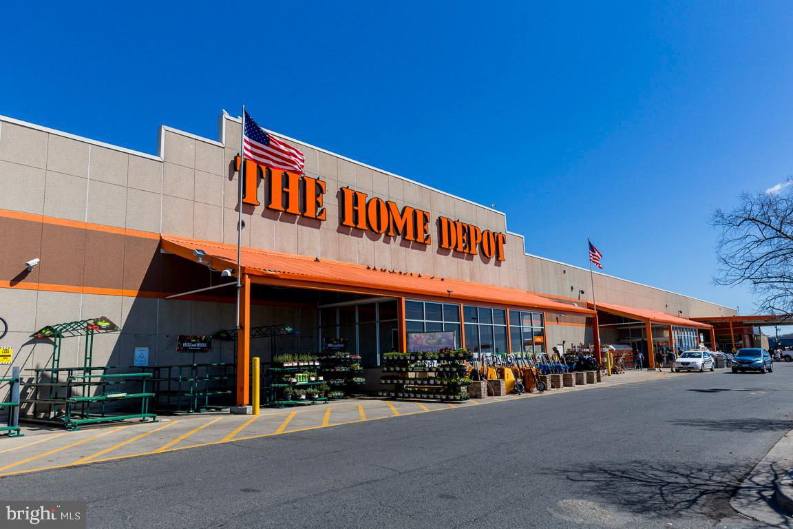 COUNTRY CLUB HILLS - Residential