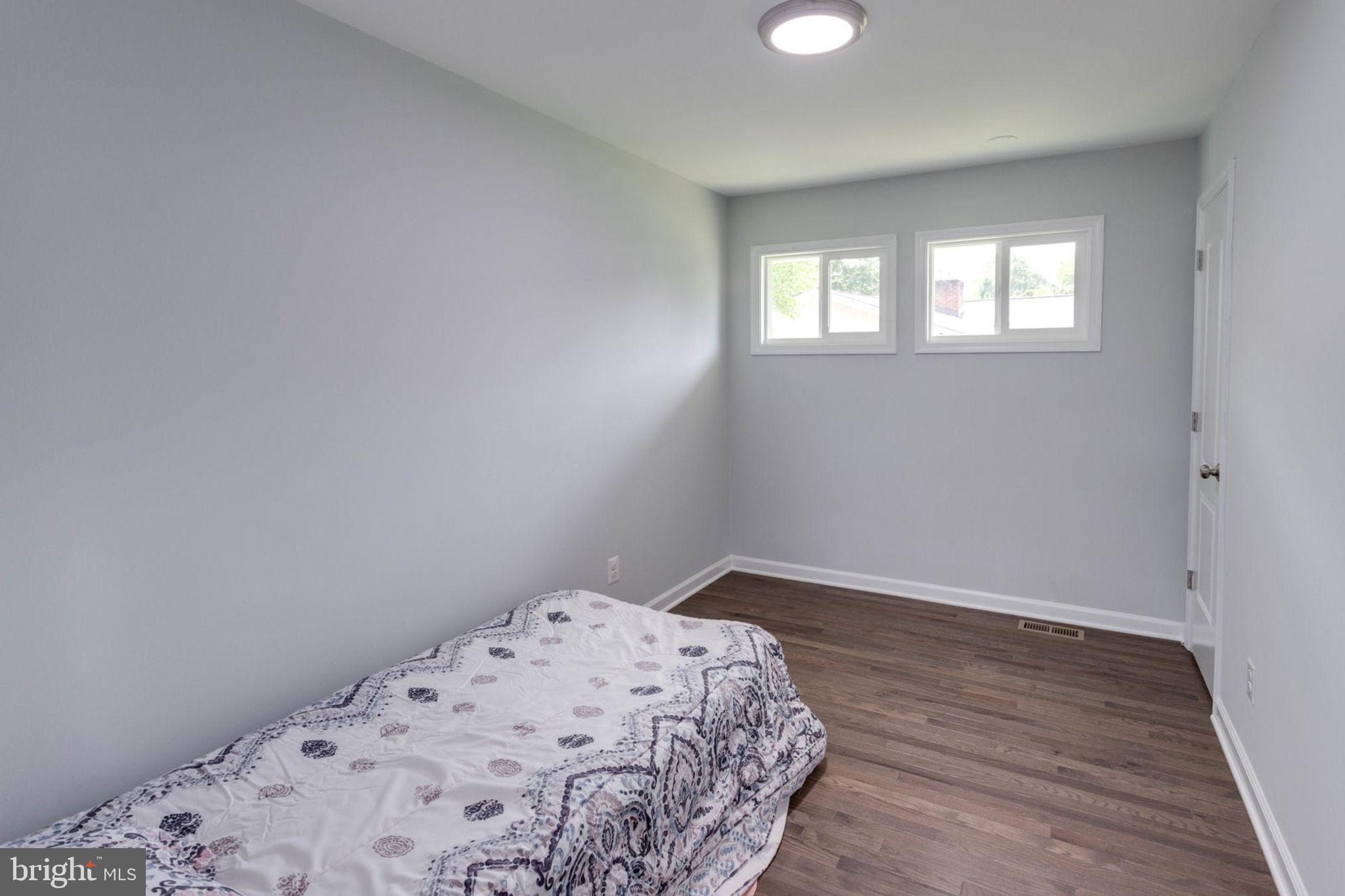 COUNTRY CLUB HILLS - Residential