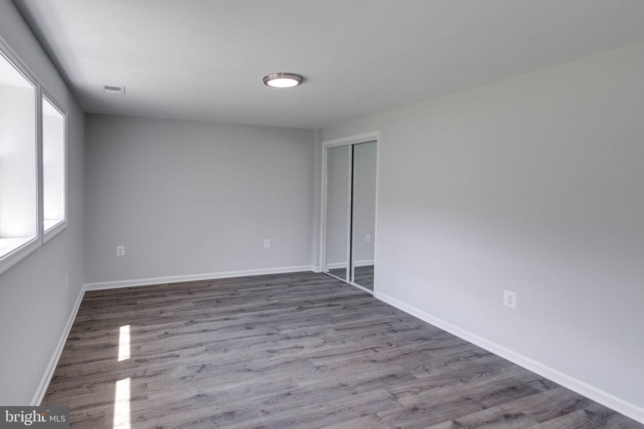 COUNTRY CLUB HILLS - Residential