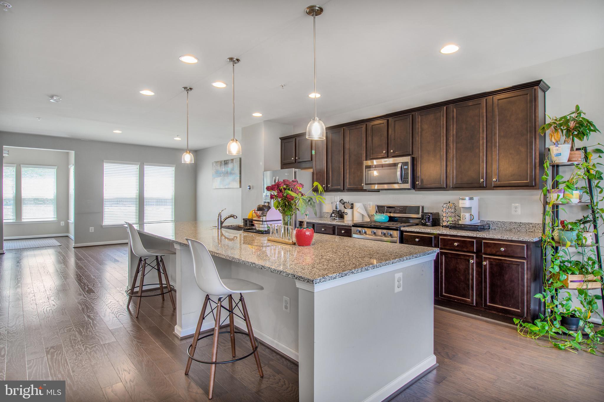 7925 BREEZY KNOLL LANE