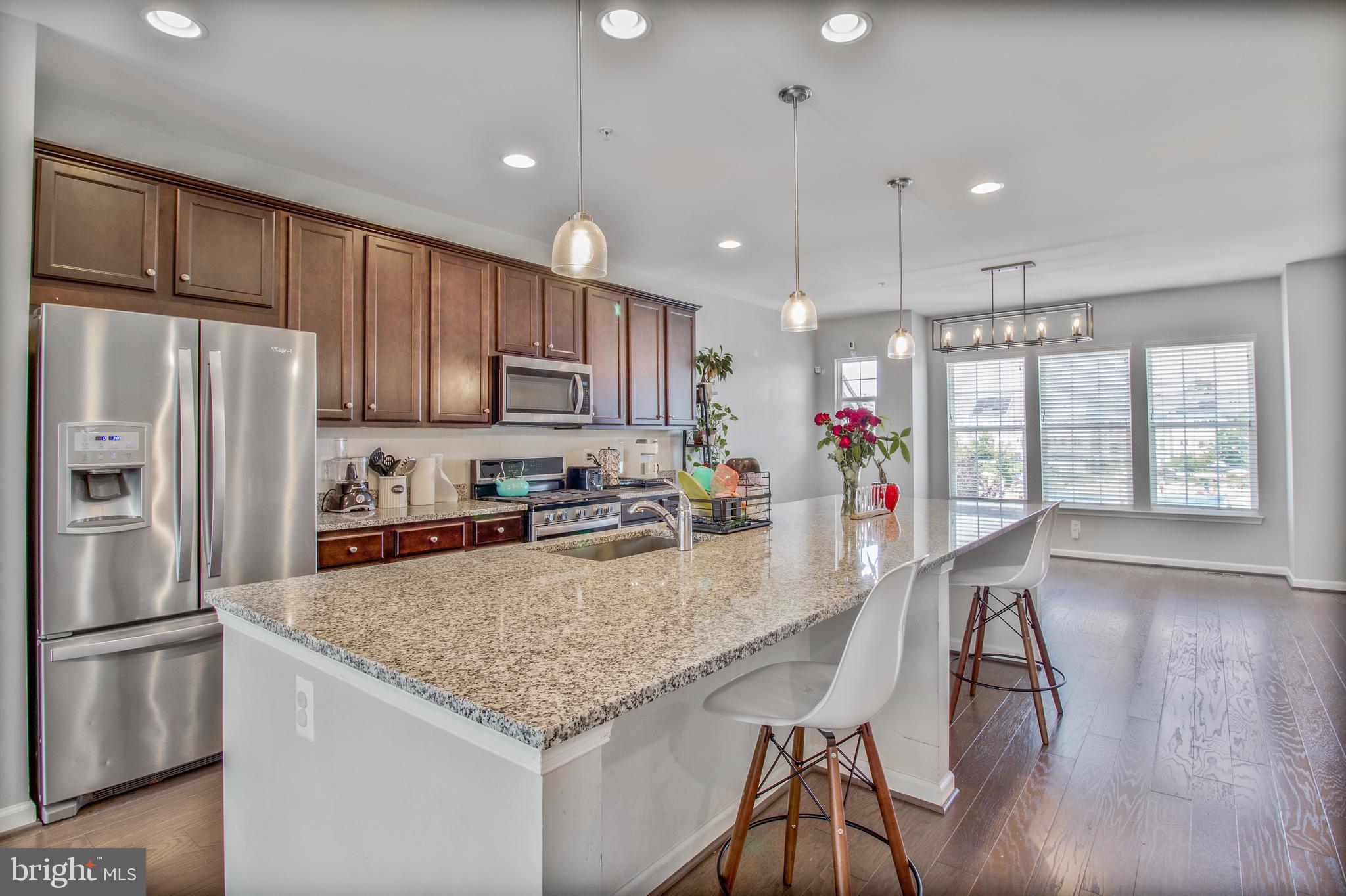 7925 BREEZY KNOLL LANE