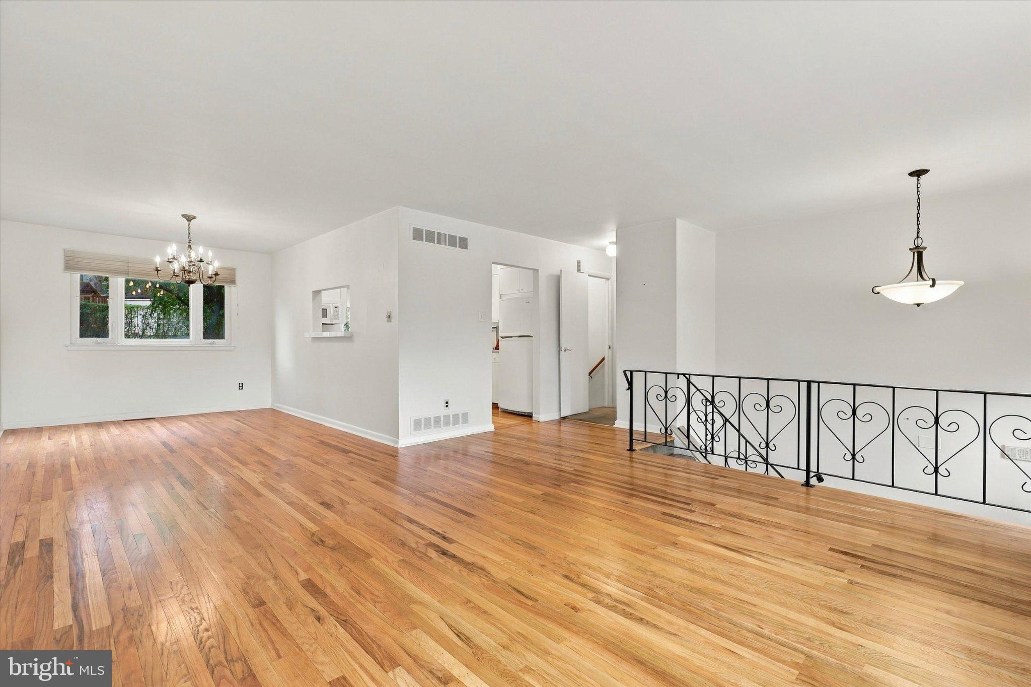 1701 N GRAVERS ROAD