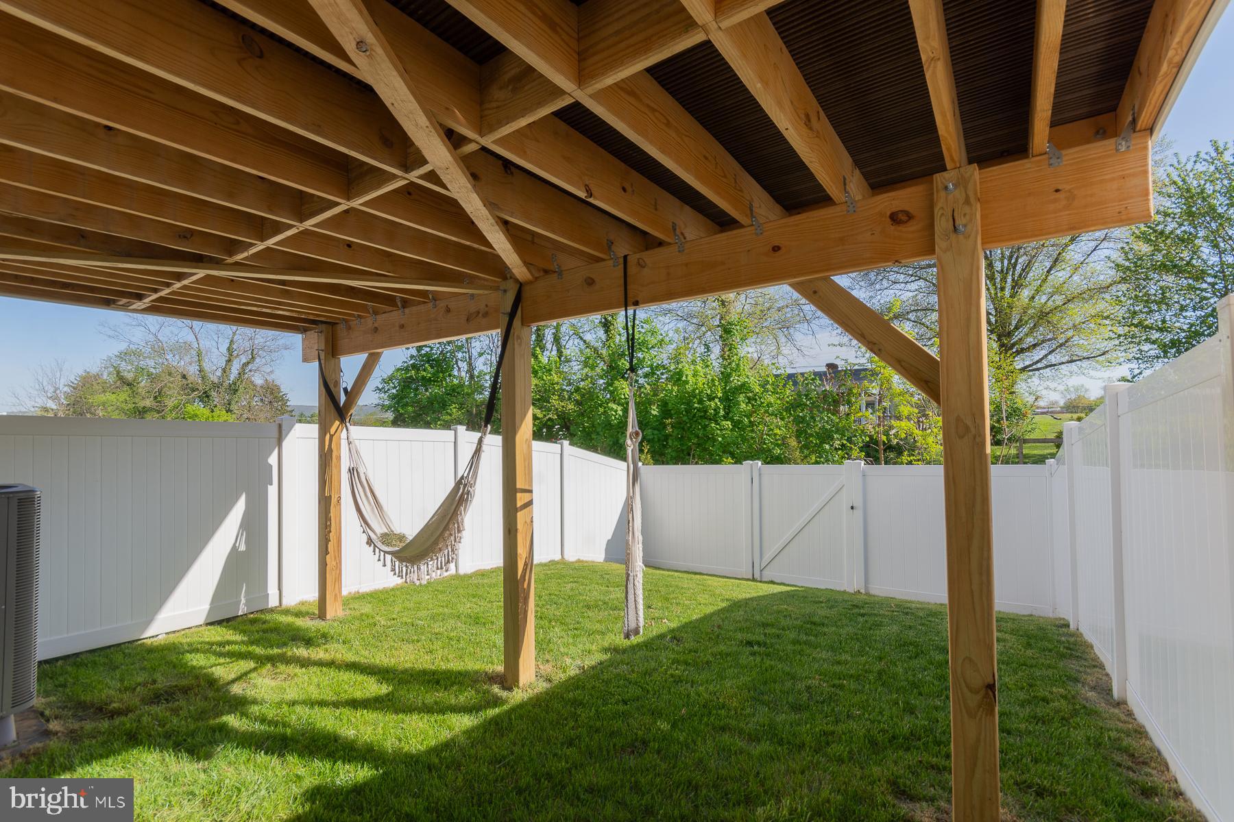 TOWNES AT TATE MANOR - Residential