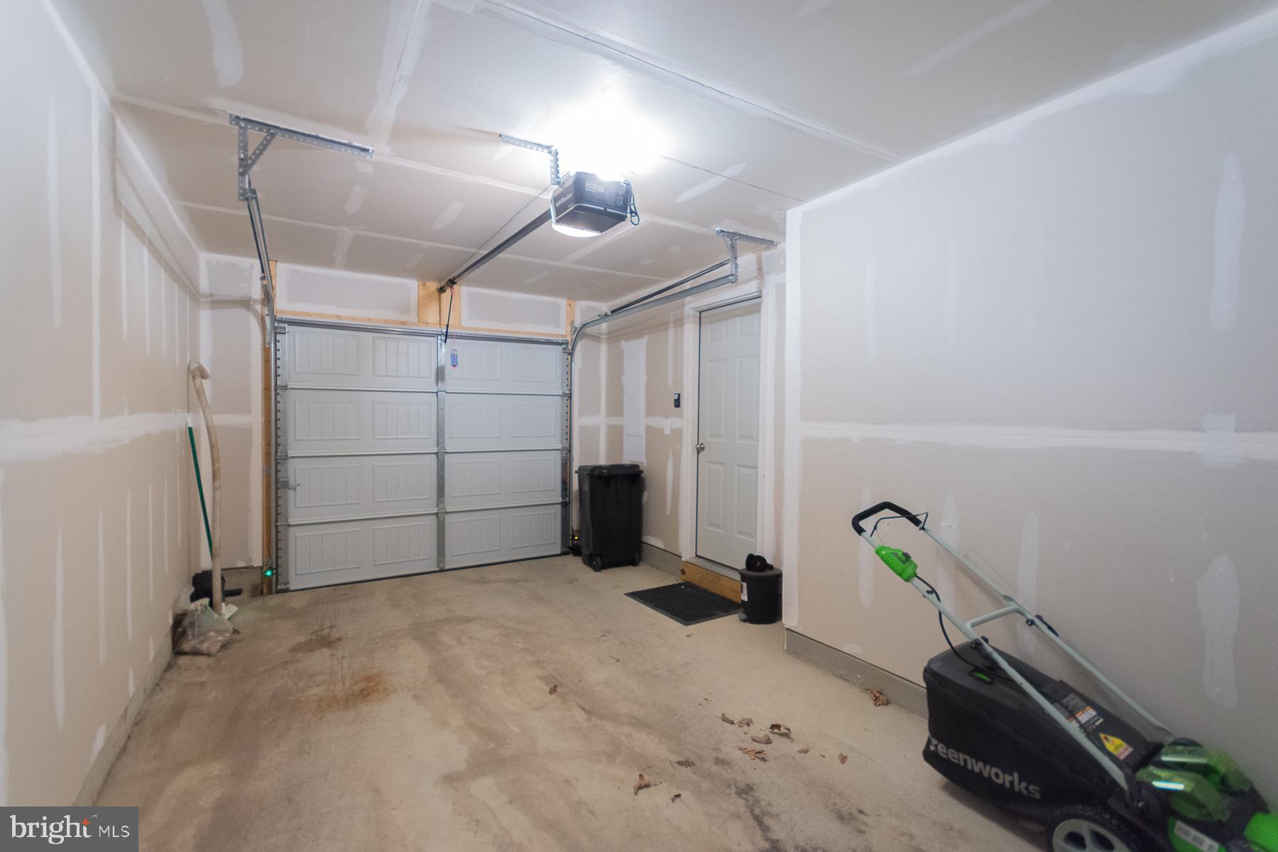 TOWNES AT TATE MANOR - Residential