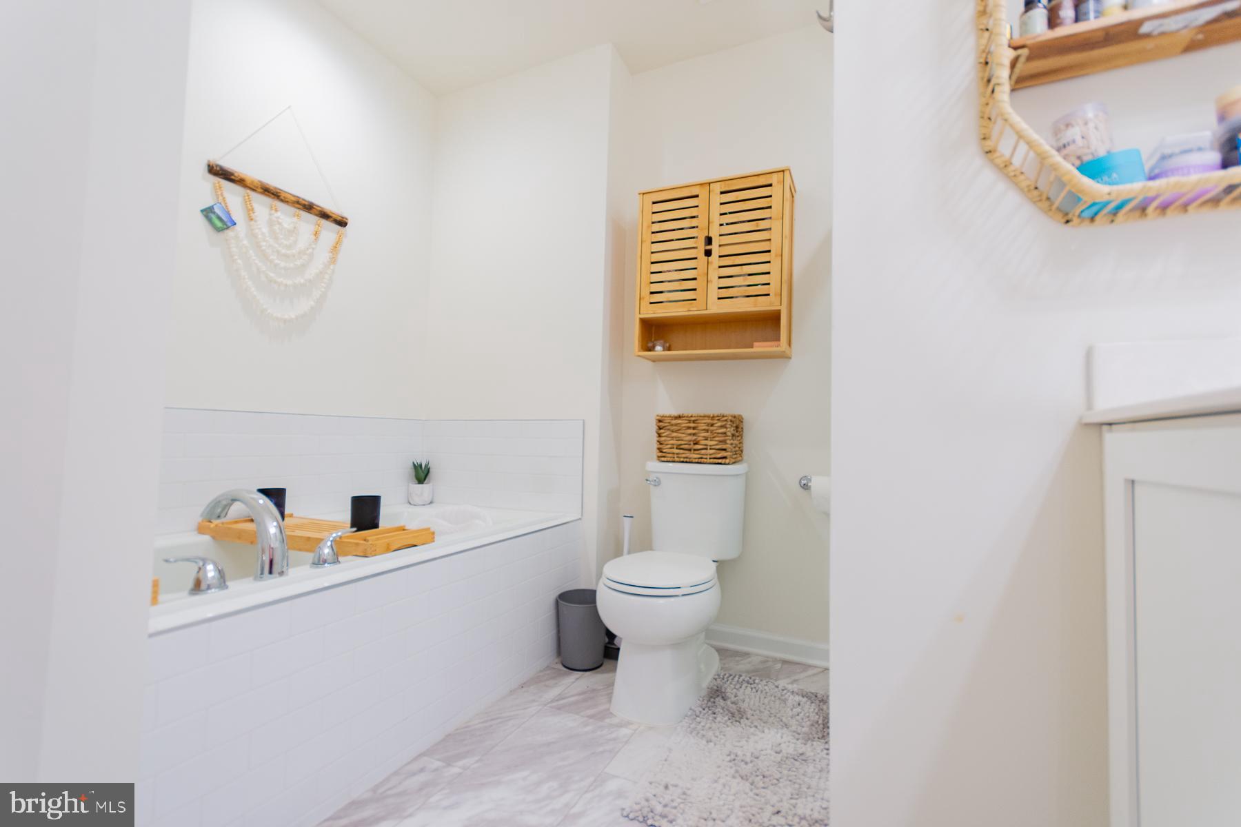 TOWNES AT TATE MANOR - Residential