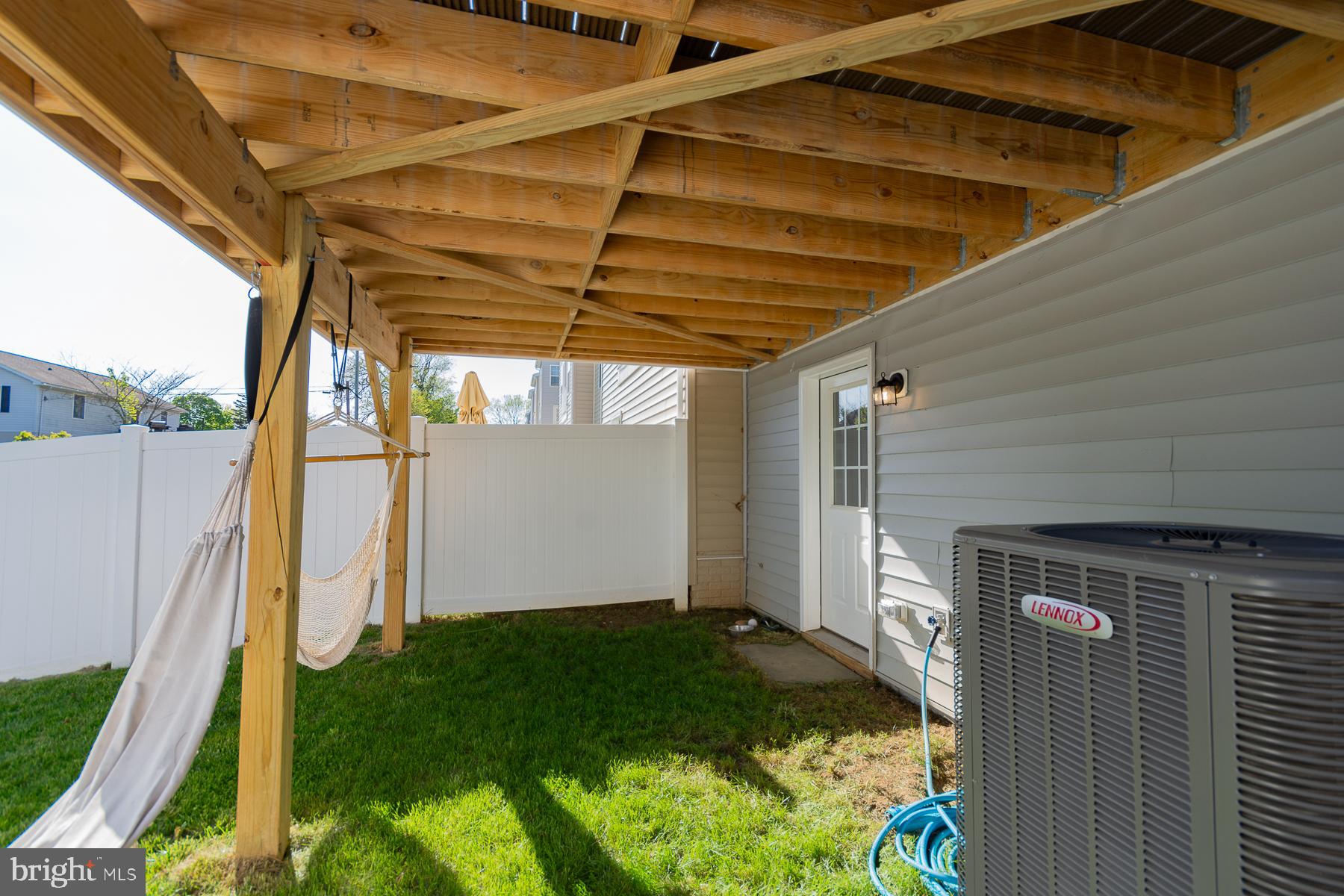 TOWNES AT TATE MANOR - Residential