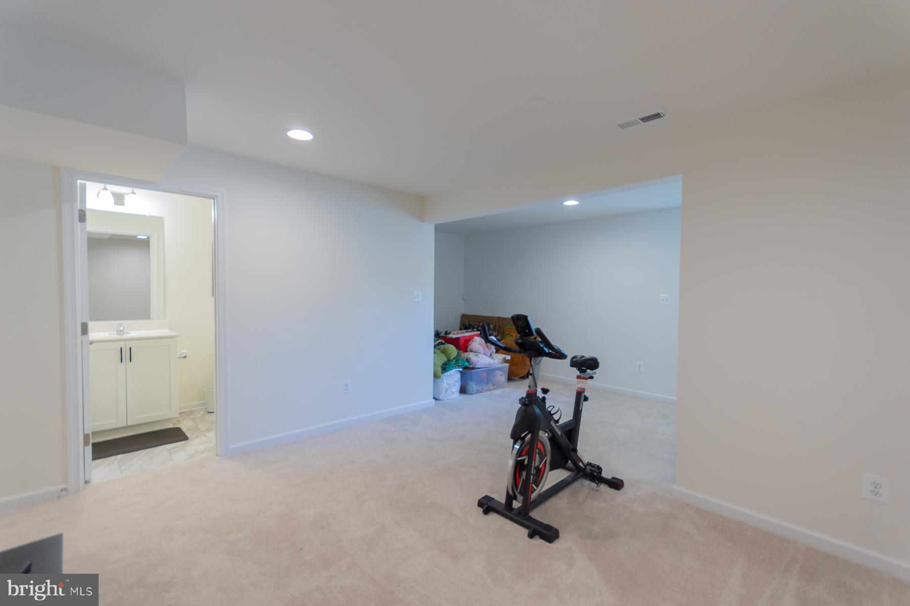 TOWNES AT TATE MANOR - Residential