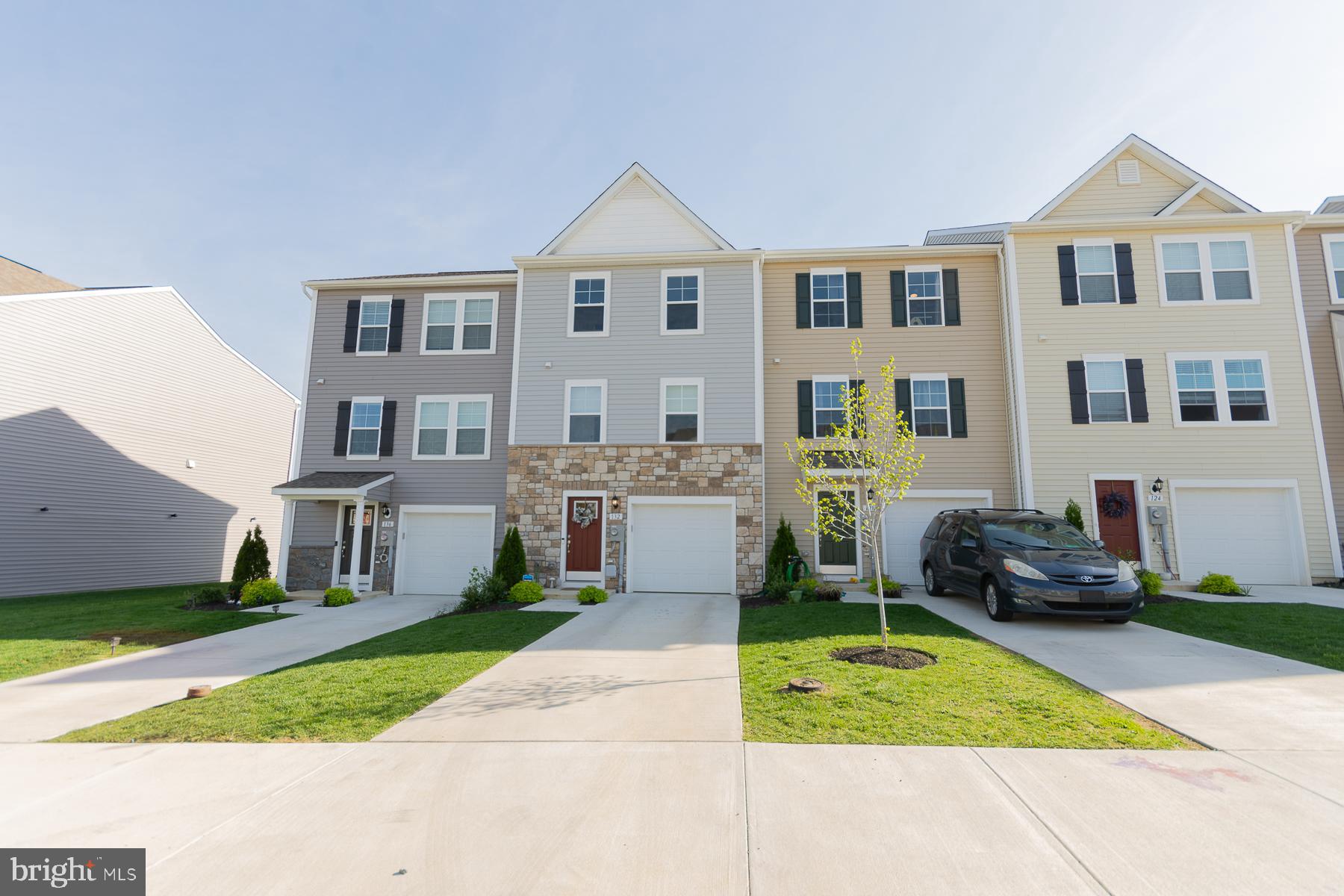 TOWNES AT TATE MANOR - Residential