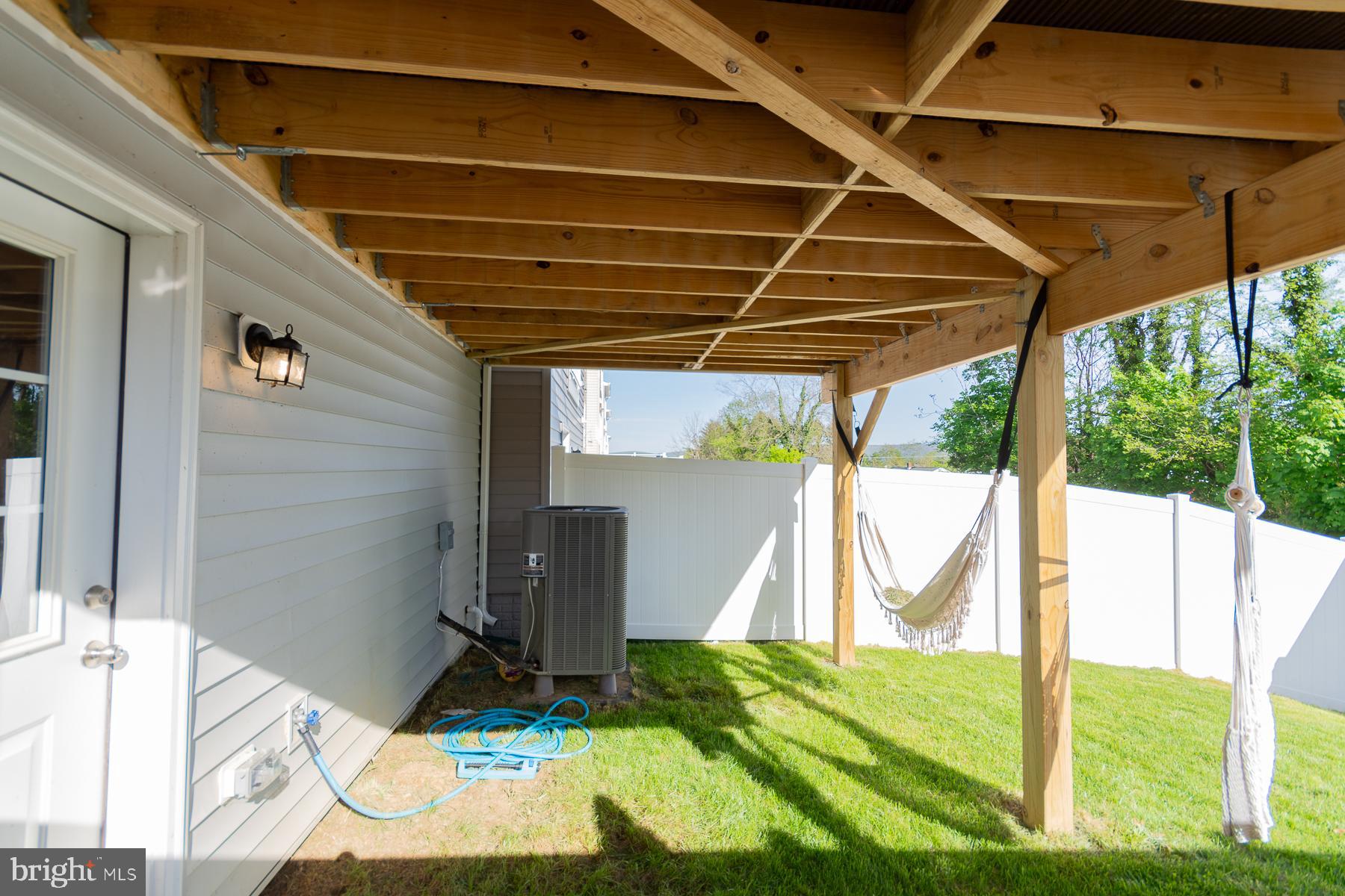 TOWNES AT TATE MANOR - Residential