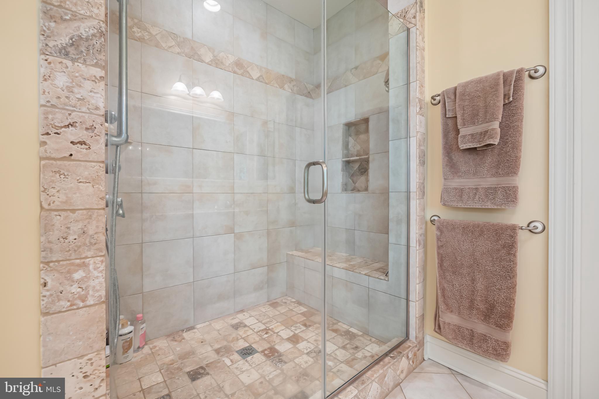 SADDLE RIDGE - Residential