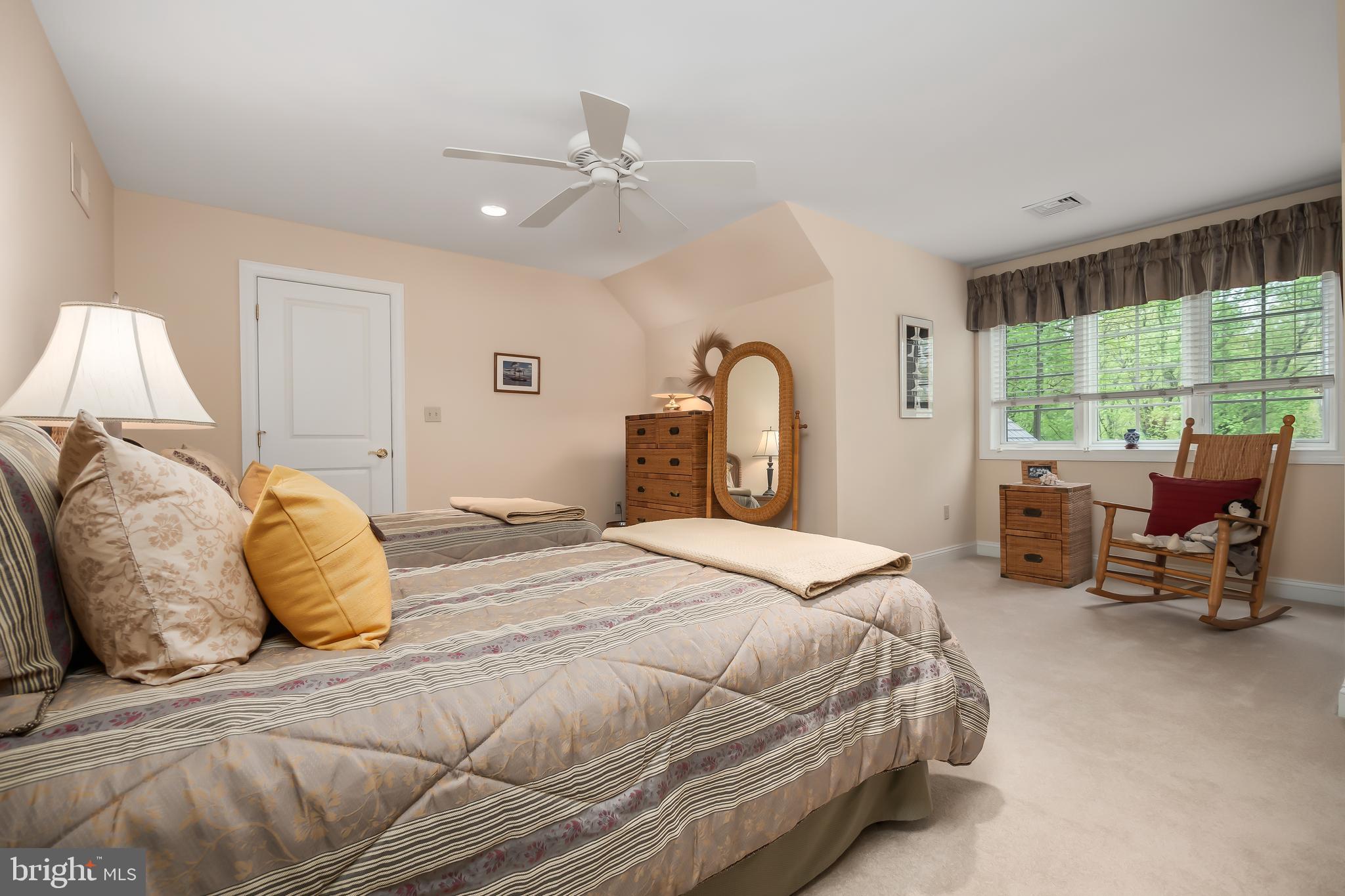 SADDLE RIDGE - Residential