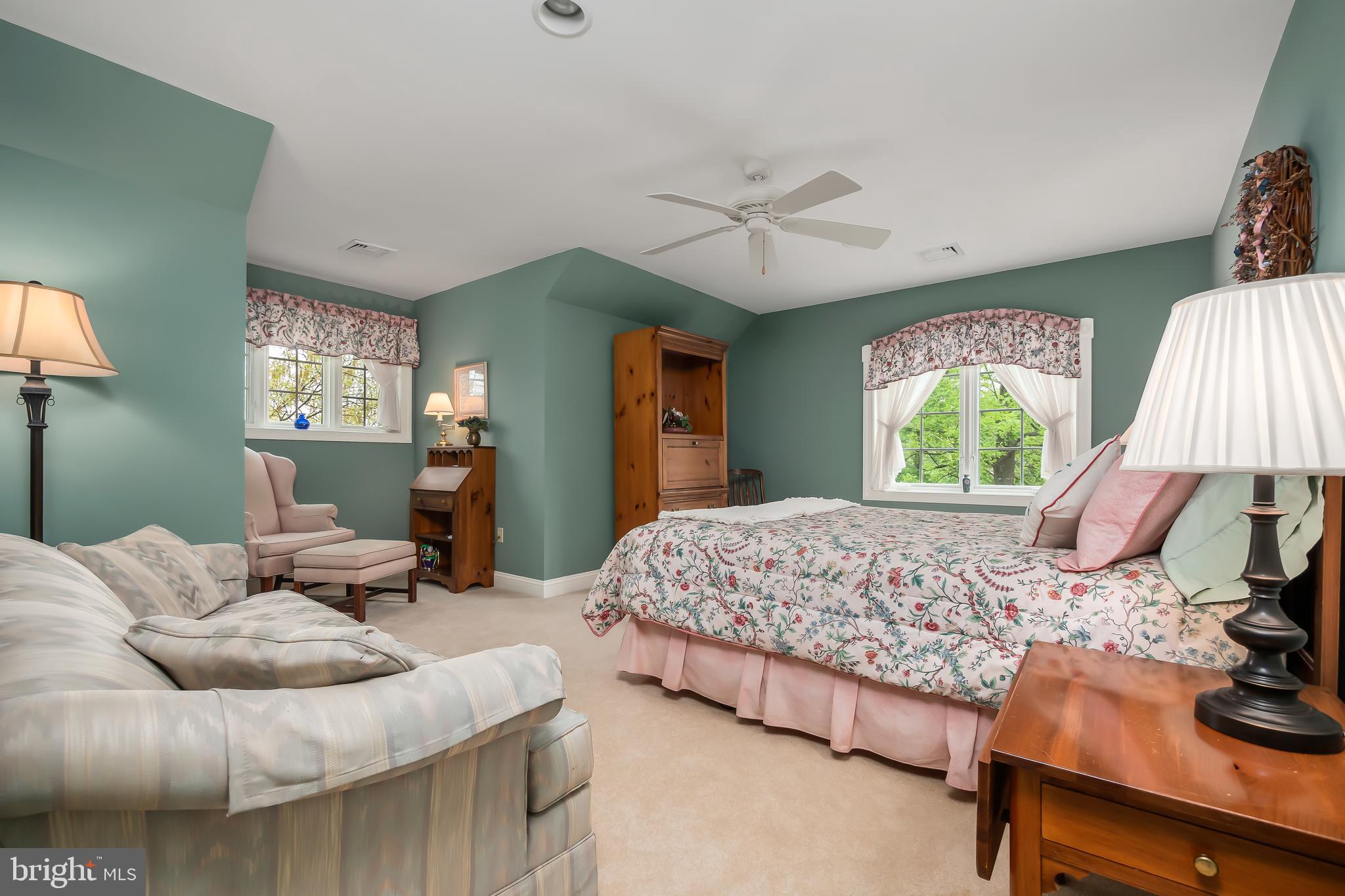 SADDLE RIDGE - Residential