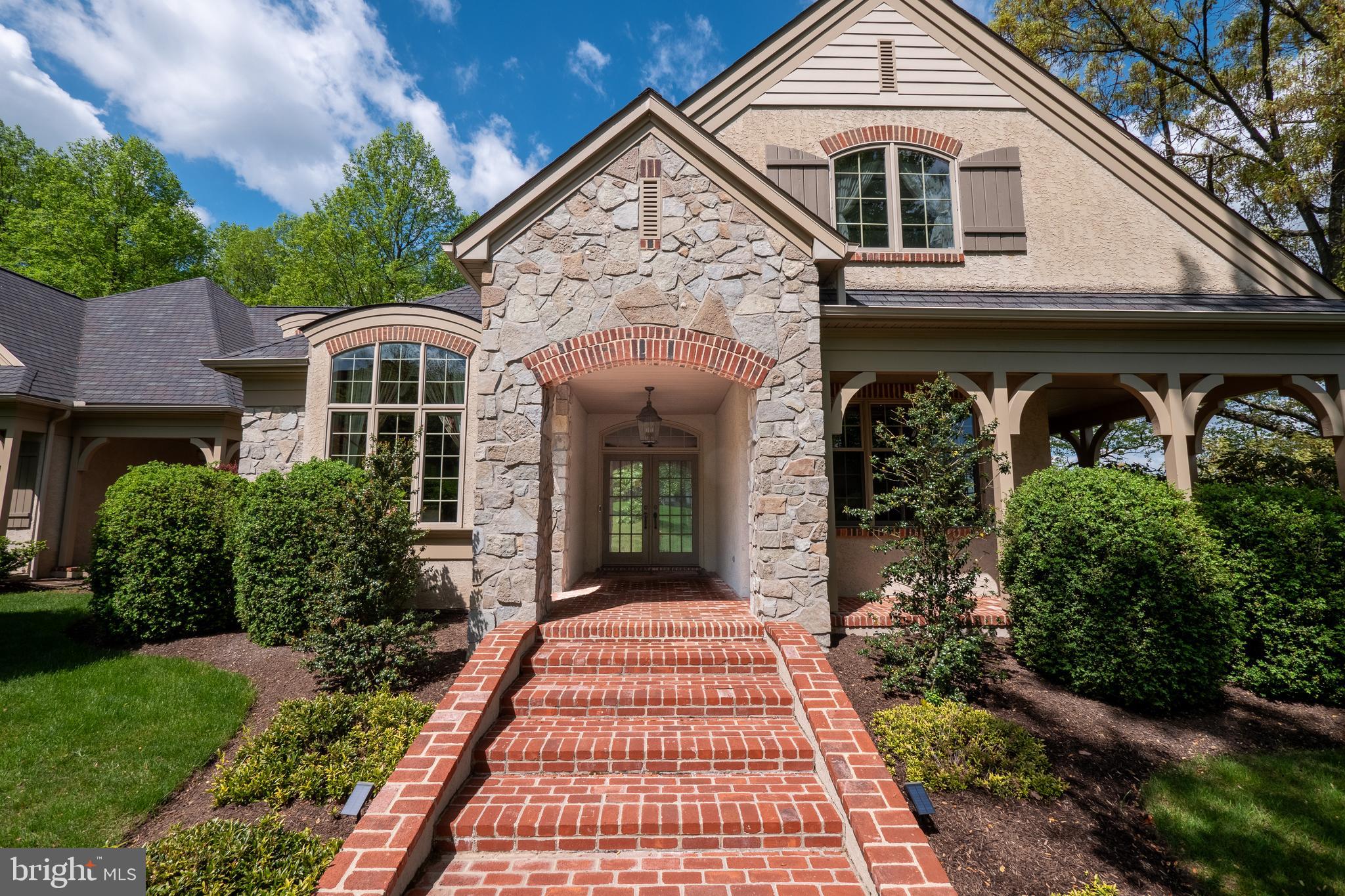 SADDLE RIDGE - Residential