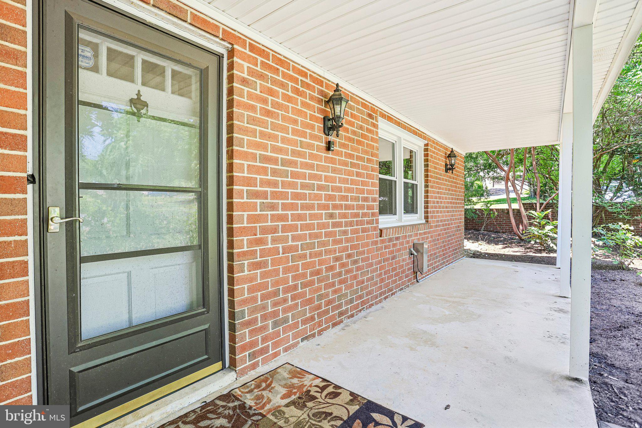 2106 LOCUST AVENUE
