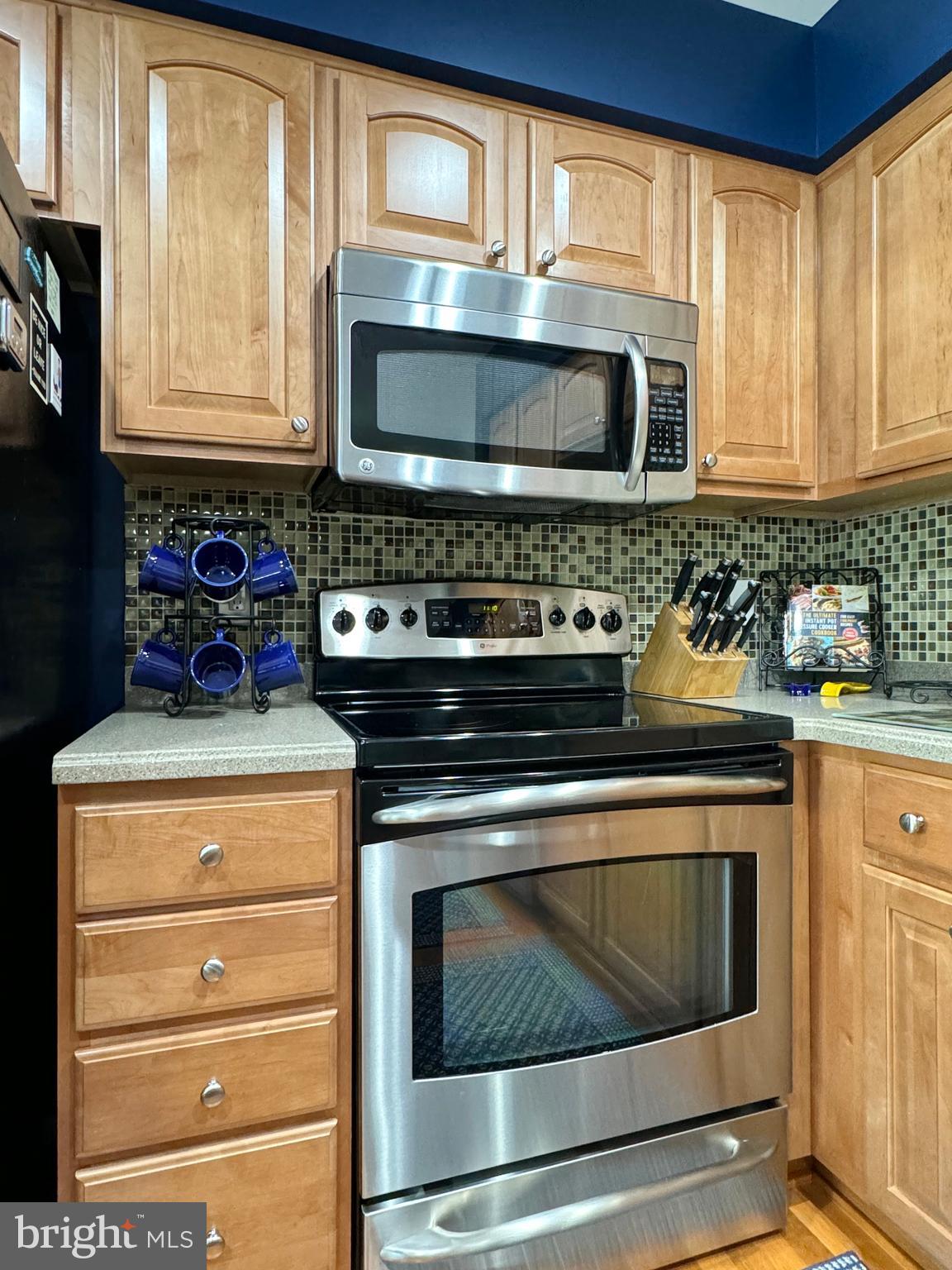 LAKELAND PLACE - Residential