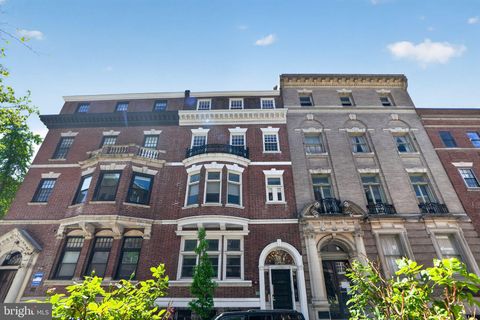 Townhouse For Rent - 2126 Locust Street #4F<br/> PHILADELPHIA, PA 19103