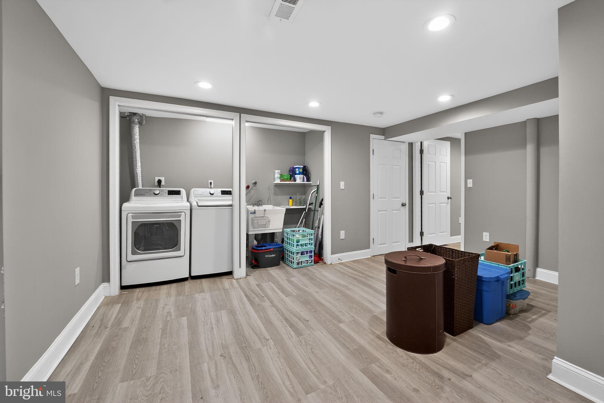 IDLEWOOD - Residential