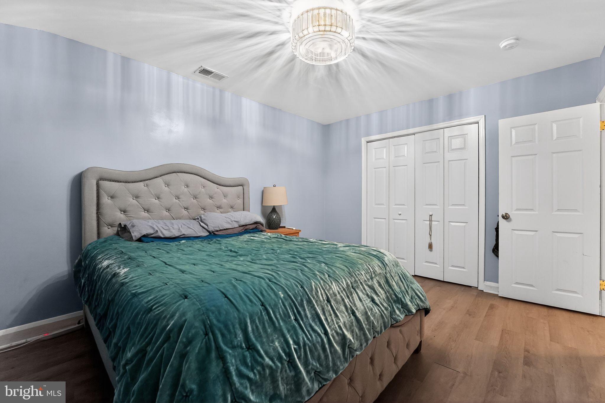 IDLEWOOD - Residential