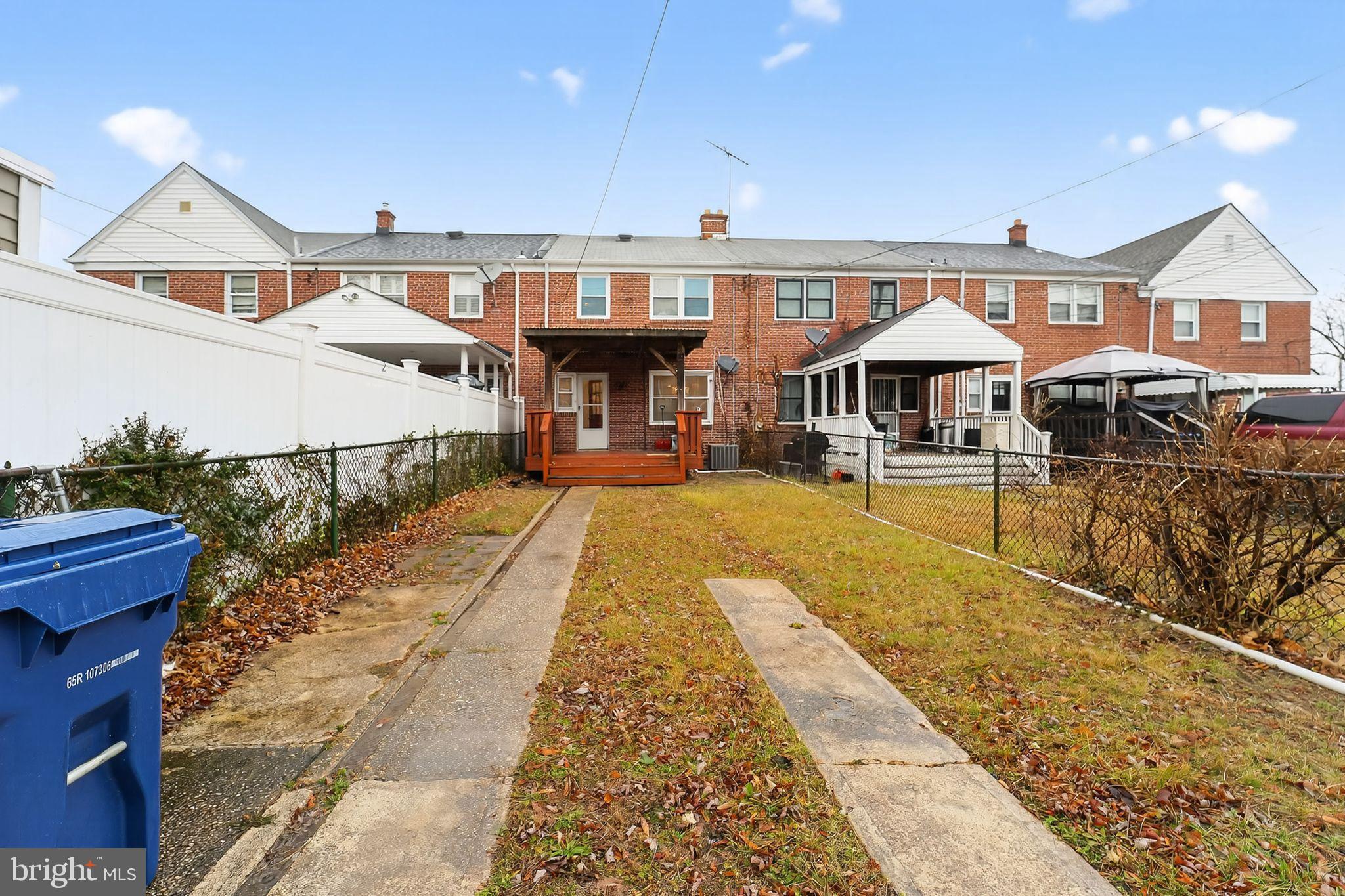 IDLEWOOD - Residential