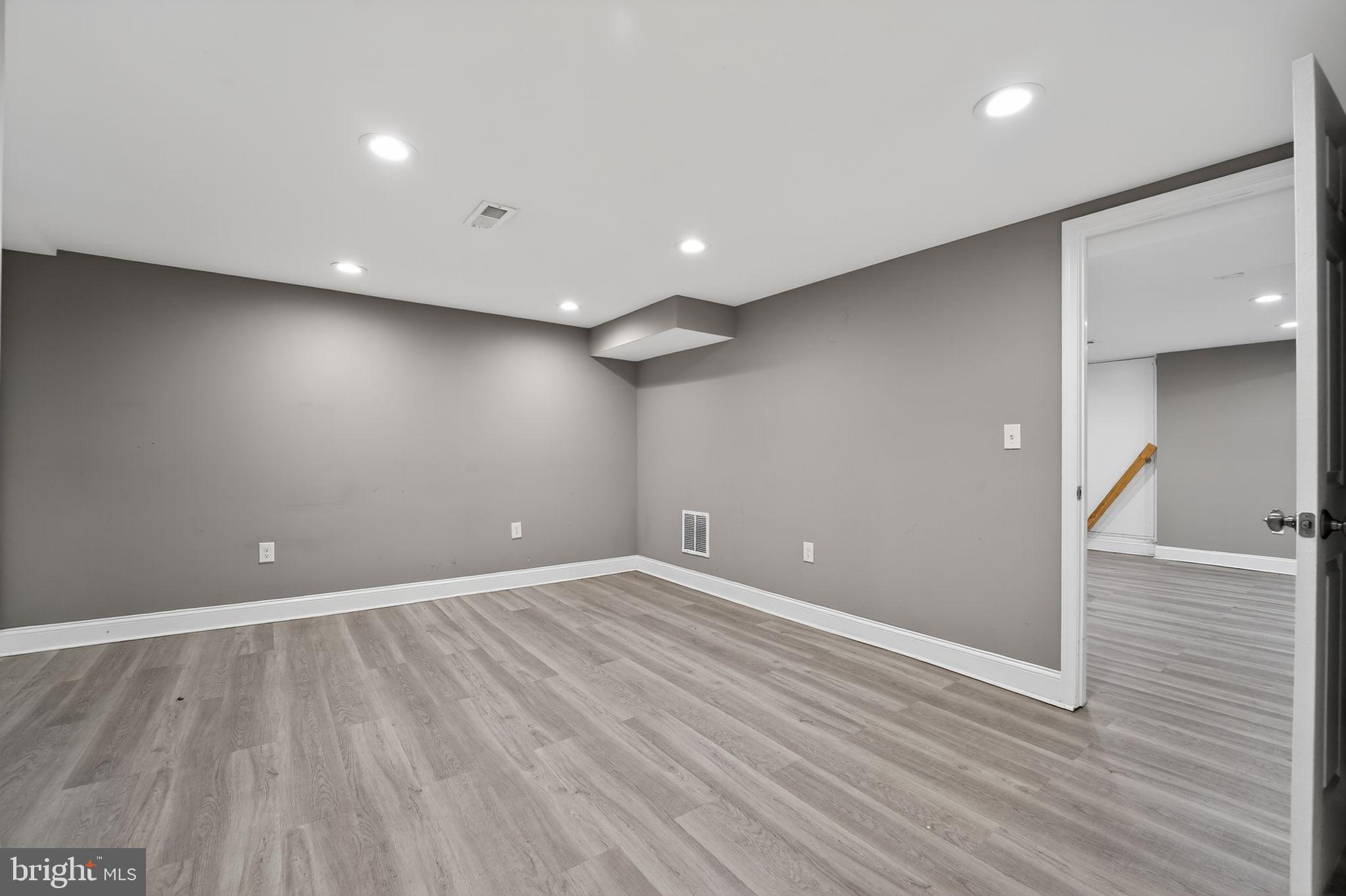 IDLEWOOD - Residential