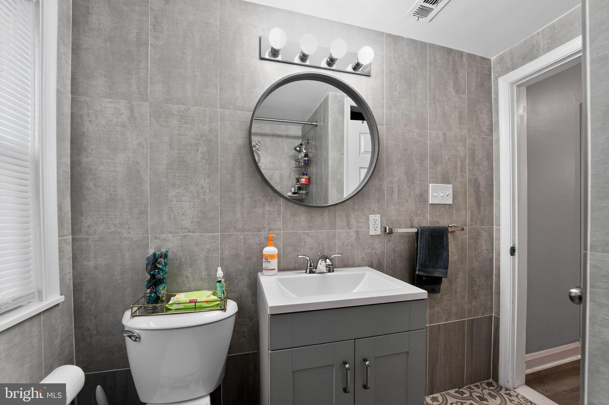 IDLEWOOD - Residential