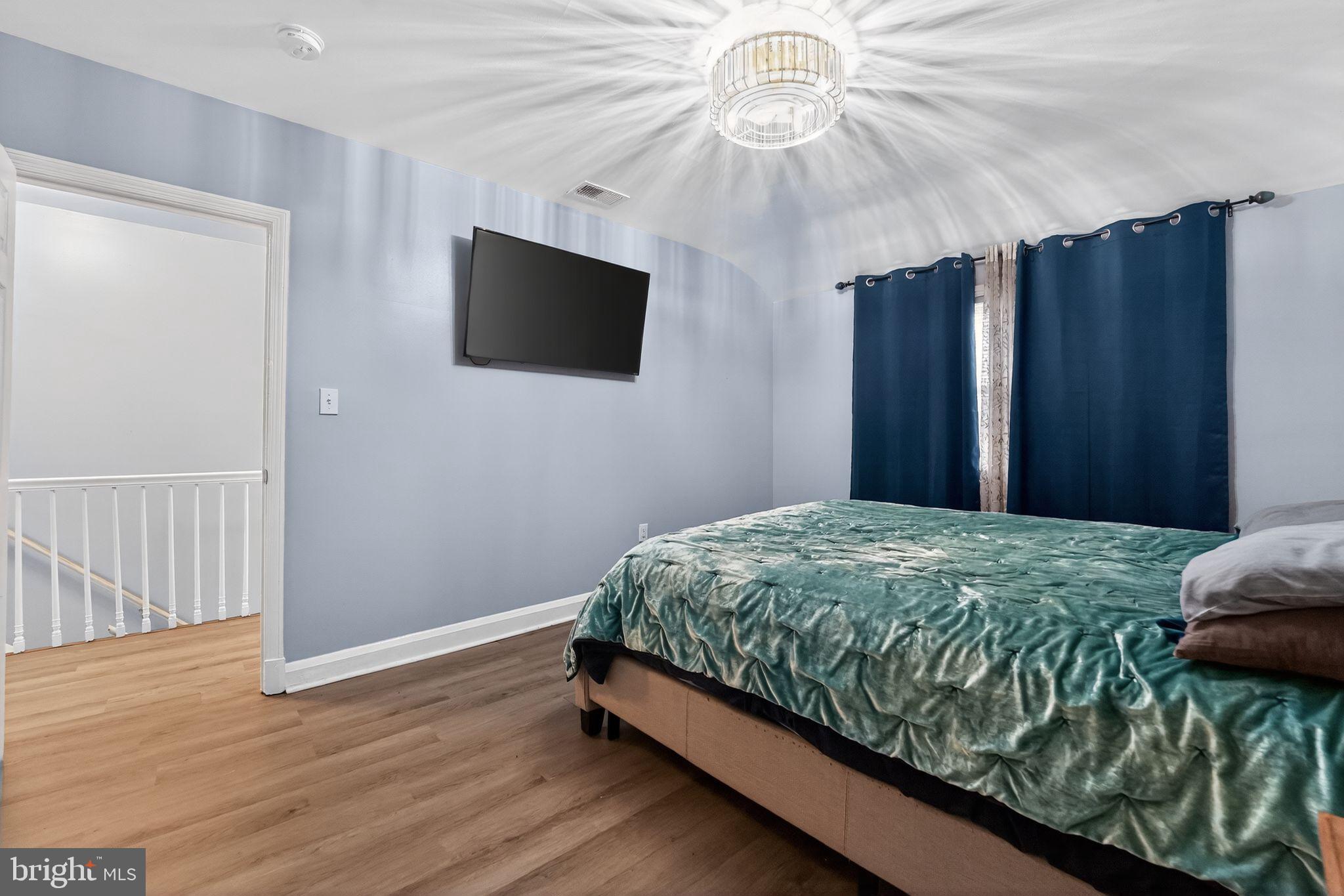 IDLEWOOD - Residential