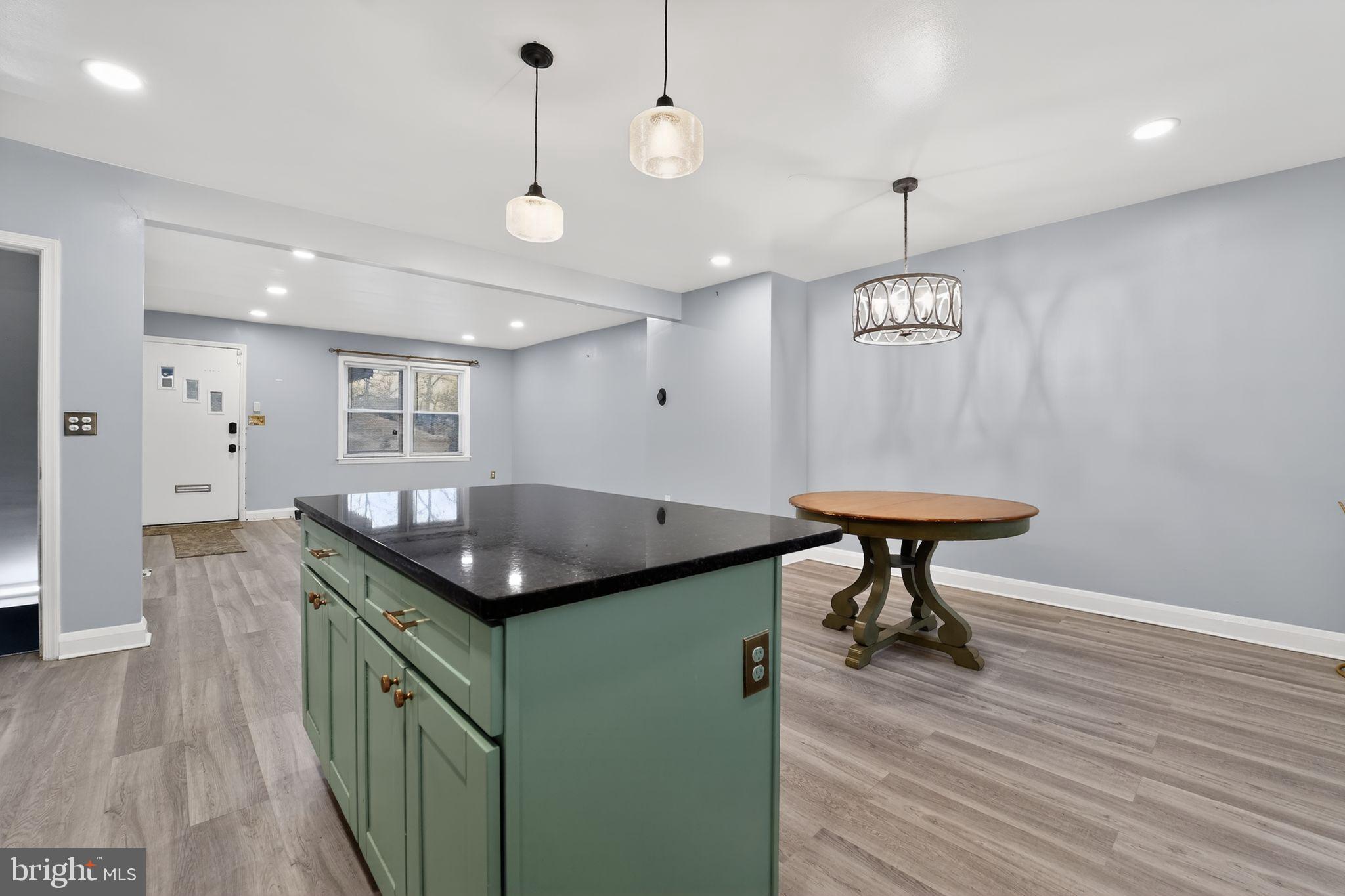 IDLEWOOD - Residential