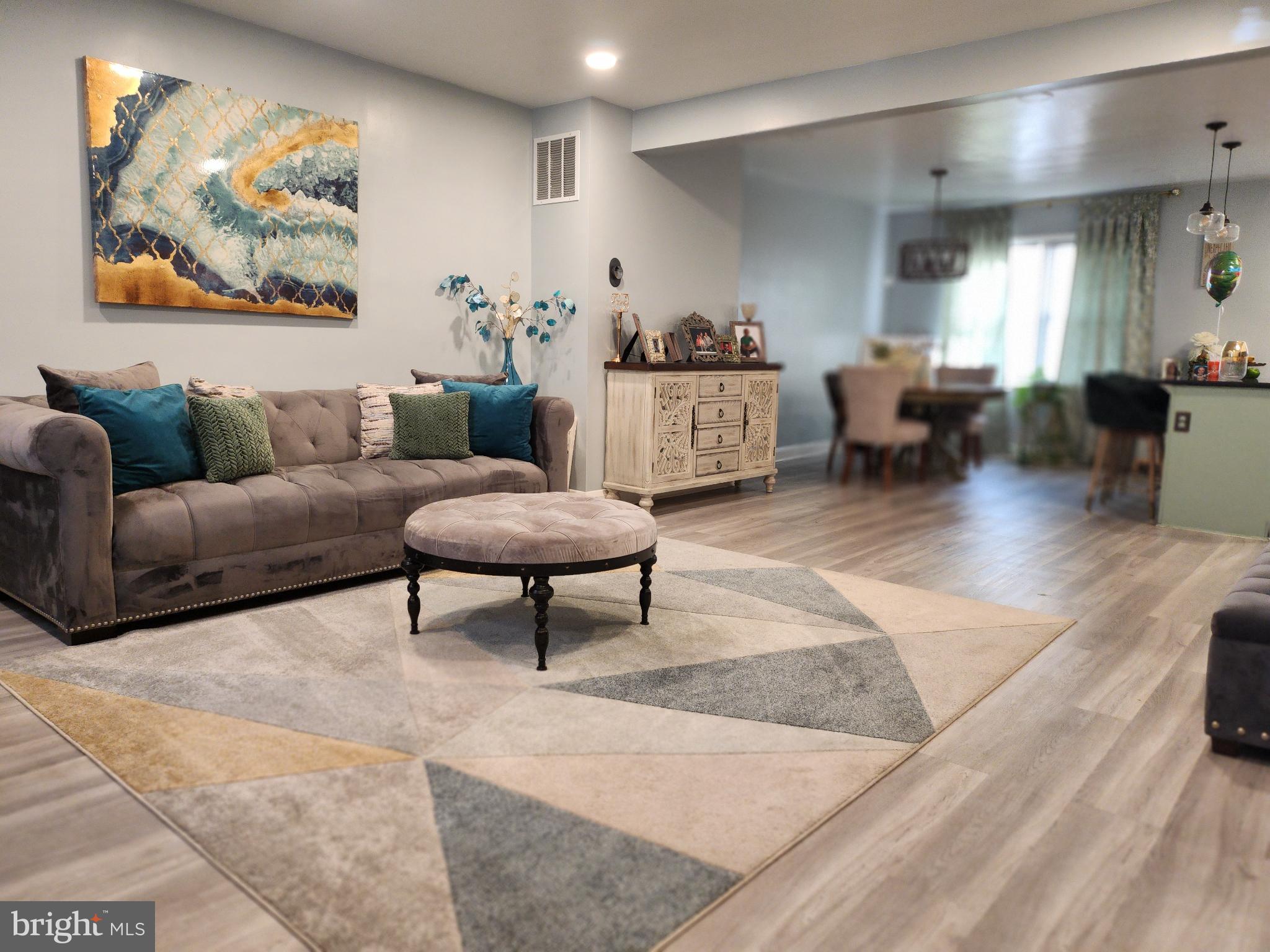 IDLEWOOD - Residential