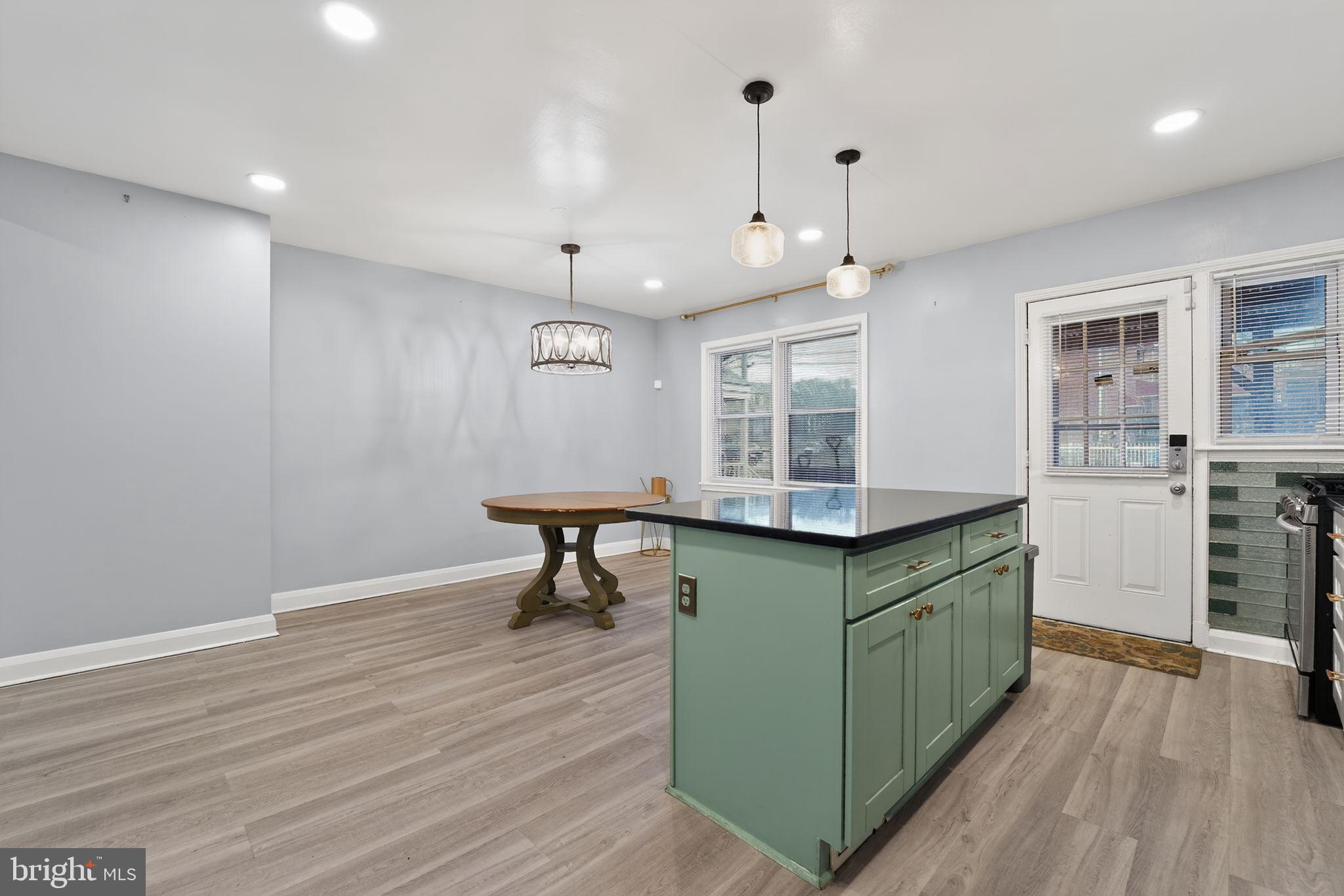 IDLEWOOD - Residential