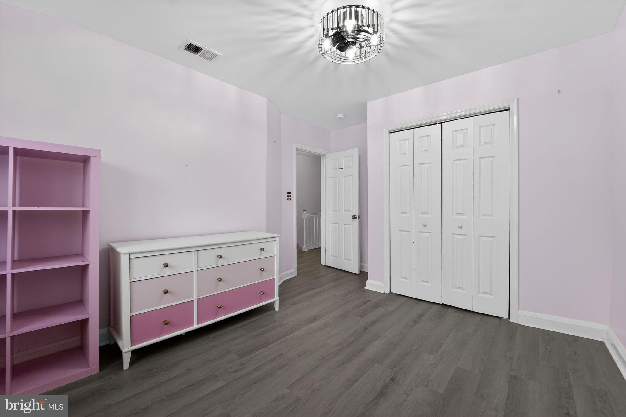 IDLEWOOD - Residential