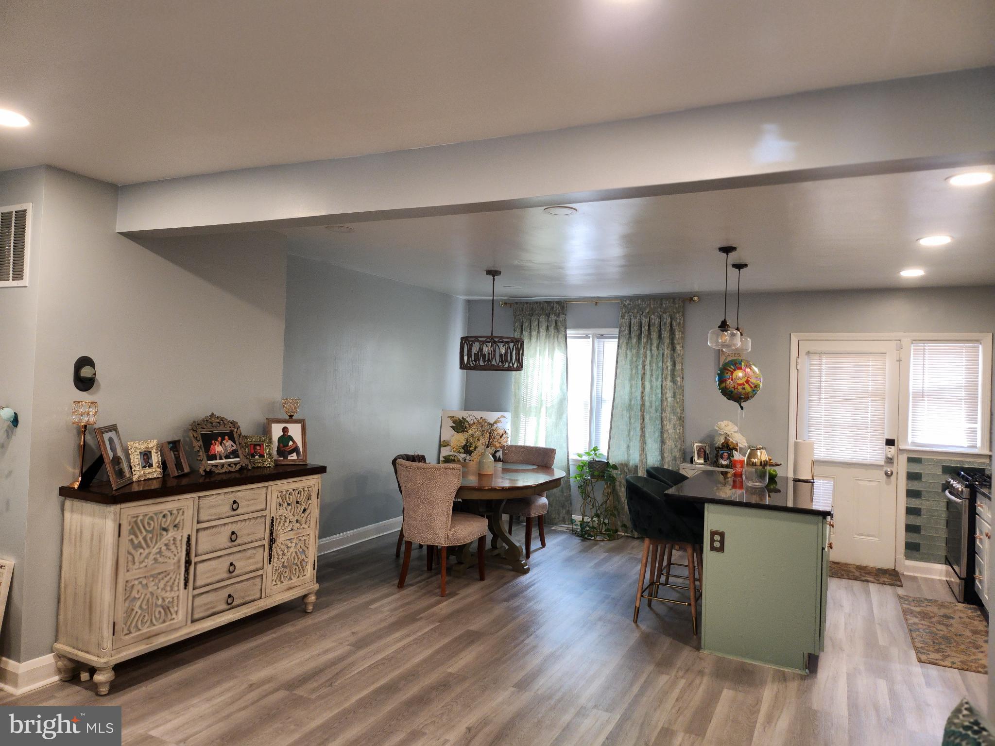 IDLEWOOD - Residential