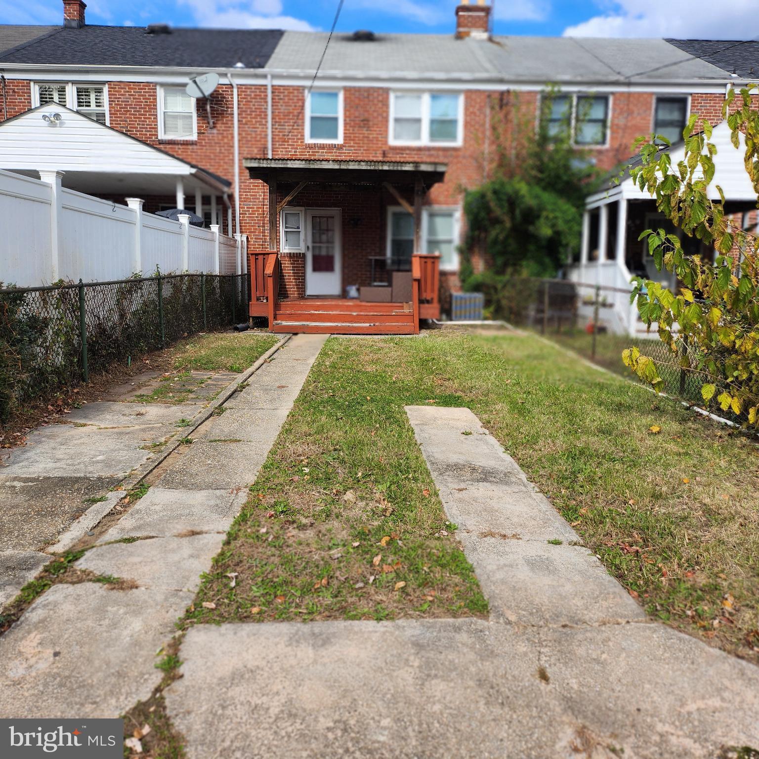 IDLEWOOD - Residential