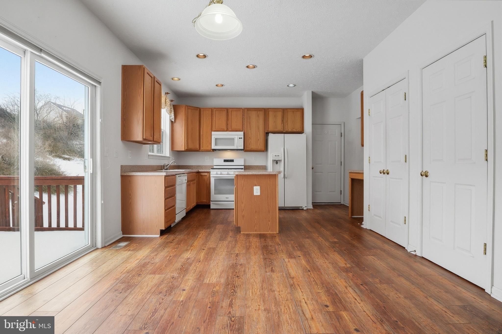 KENDALE HEIGHTS - Residential