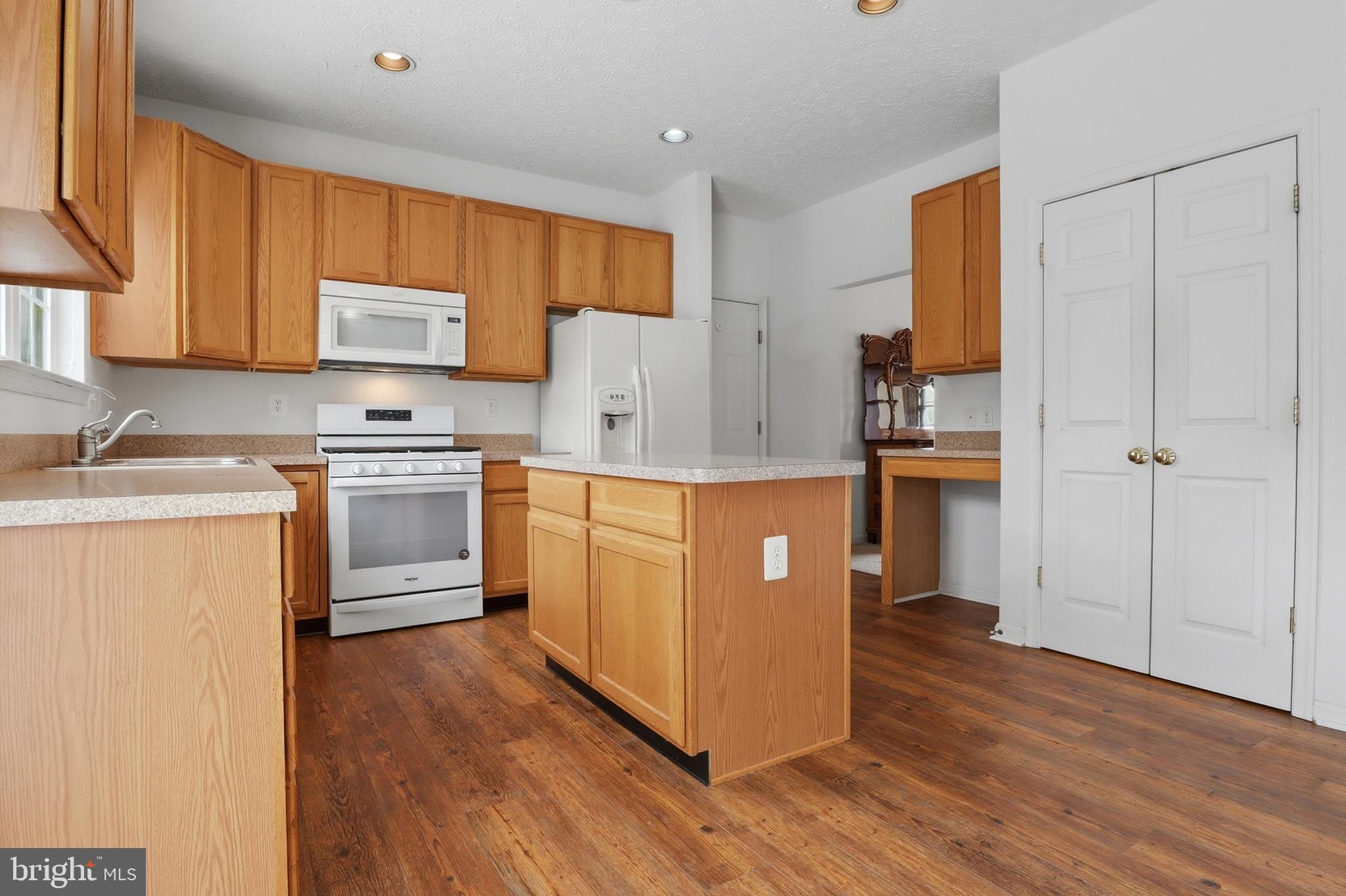 KENDALE HEIGHTS - Residential